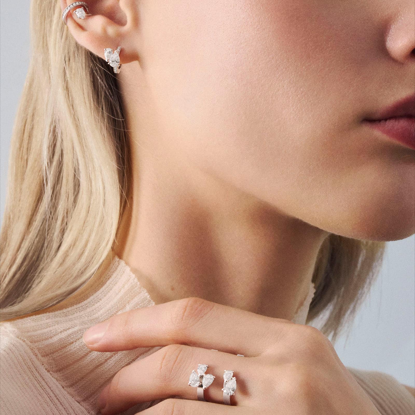 Repossi Serti sur Vide 18ct White Gold 0.68ct Diamond Earring - Left Repossi Serti sur Vide 18ct White Gold 0.68ct Diamond Earring - Left