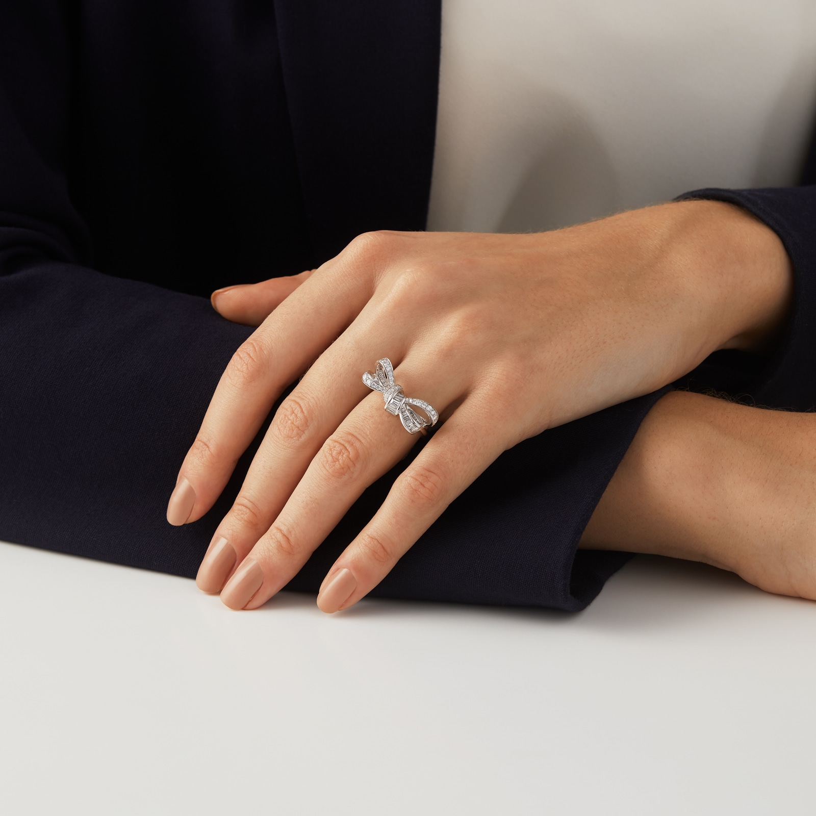 Mappin & Webb Limited Edition Renee 18ct White Gold 1.00cttw Ribbon Ring - Ring Size I Mappin & Webb Limited Edition Renee 18ct White Gold 1.00cttw Ribbon Ring - Ring Size I