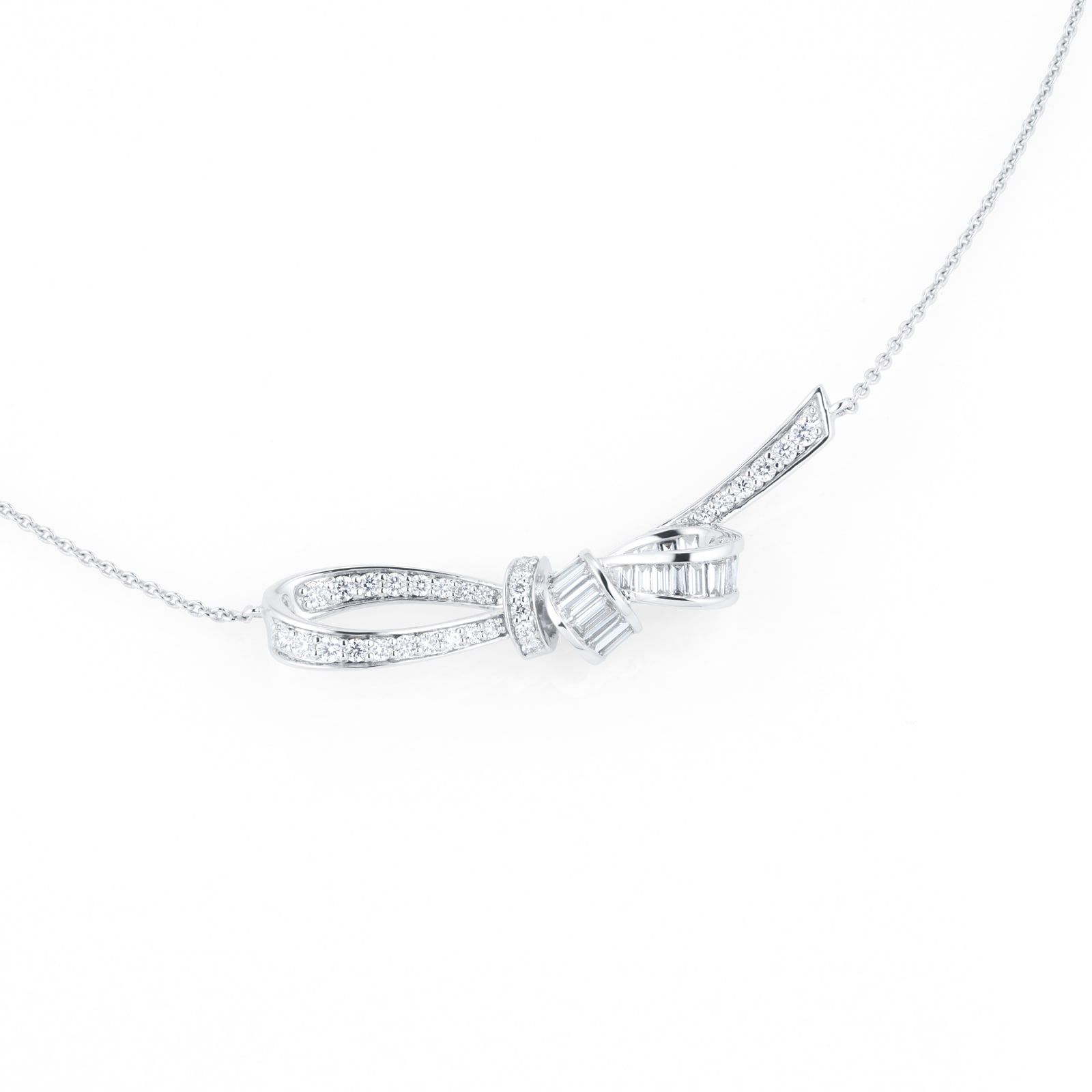 Mappin & Webb Limited Edition Renee 18ct White Gold 0.85cttw Ribbon Necklace Mappin & Webb Limited Edition Renee 18ct White Gold 0.85cttw Ribbon Necklace