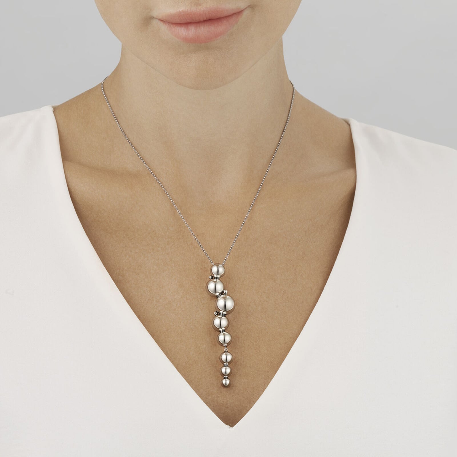 Georg Jensen Sterling Silver Moonlight Grapes Pendant Necklace Georg Jensen Sterling Silver Moonlight Grapes Pendant Necklace