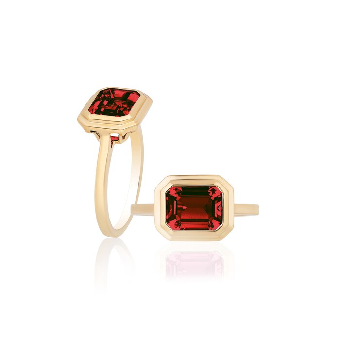 Goshwara 18K Yellow Gold 2.00cttw Emerald Cut Garnet Ring