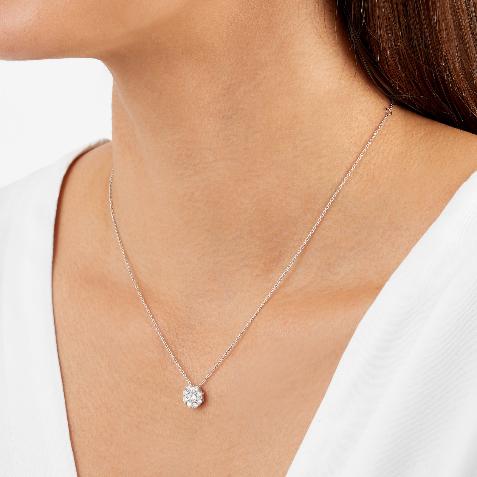 Bijoux Birks 18k White Gold Round 0.76cttw Diamond Cluster Snowflake Necklace 18"