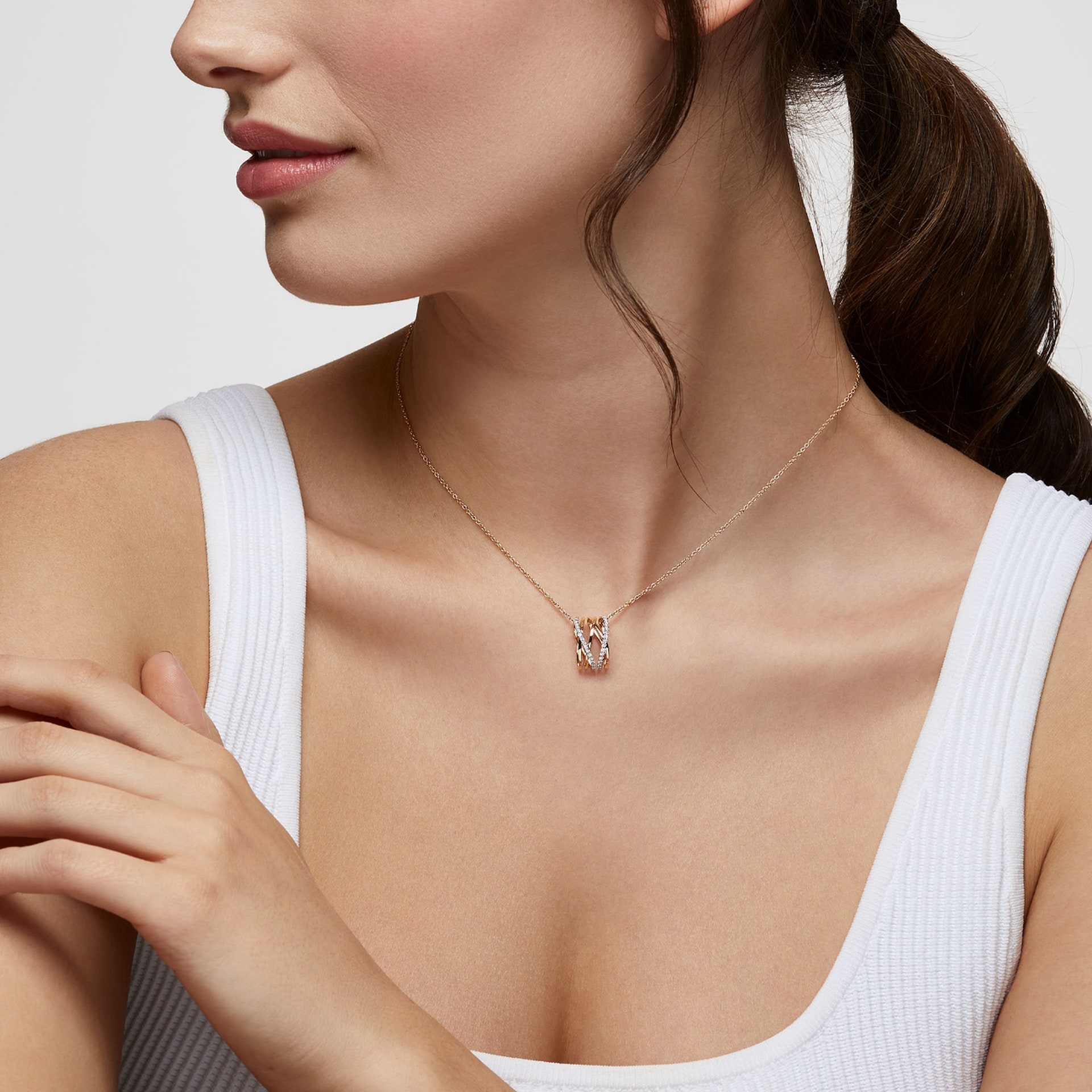 Bijoux Birks 18k Yellow and White Gold 0.19cttw Diamond Rosee du Matin Pendant 15-18 Inch Bijoux Birks 18k Yellow and White Gold 0.19cttw Diamond Rosee du Matin Pendant 15-18 Inch