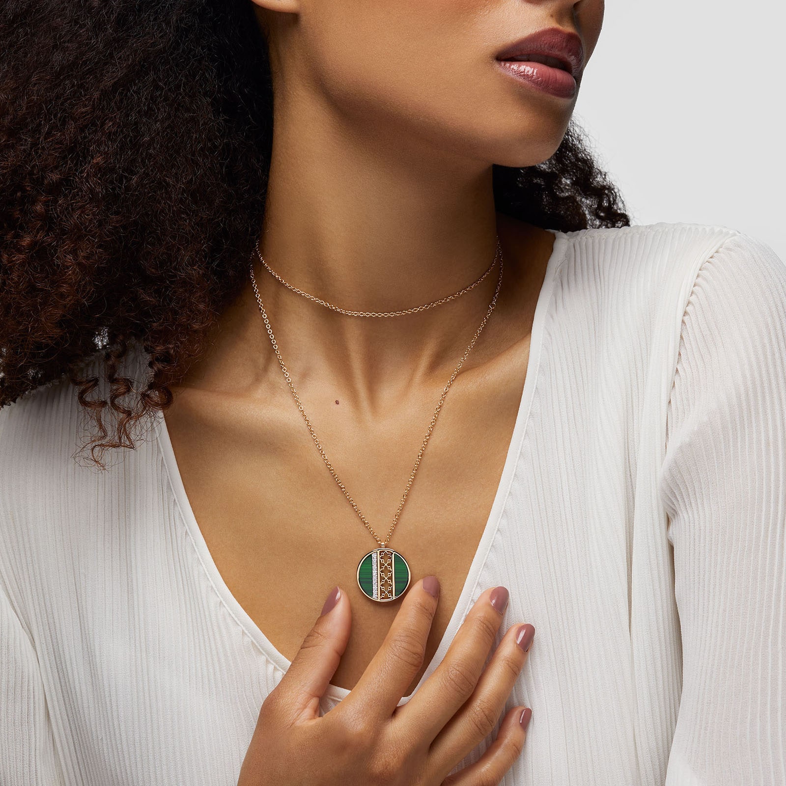 Bijoux Birks 18k Yellow Gold Diamond and Malachite Dare to Dream Openwork 25mm Pendant 32" Bijoux Birks 18k Yellow Gold Diamond and Malachite Dare to Dream Openwork 25mm Pendant 32"