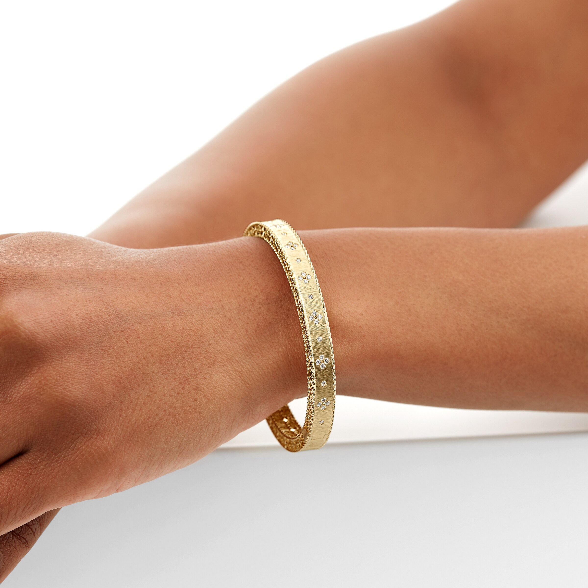 Roberto coin bangle on sale bracelet