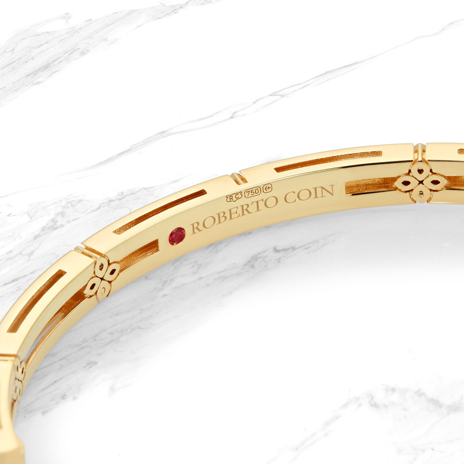 Roberto Coin Love In Verona 18ct Yellow Gold 0.19ct Diamond Bangle Roberto Coin Love In Verona 18ct Yellow Gold 0.19ct Diamond Bangle