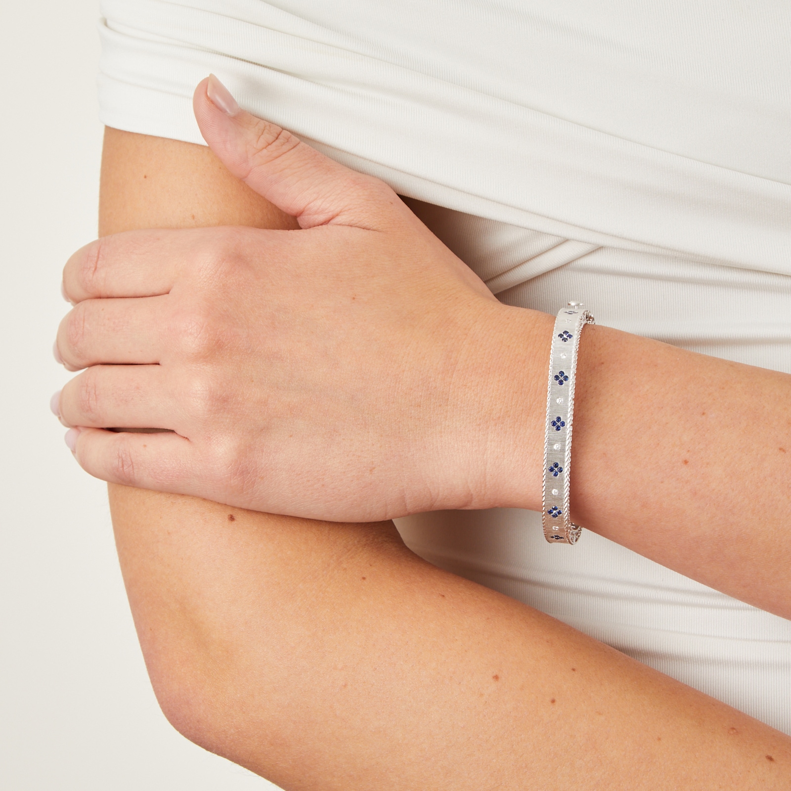 Roberto Coin 18k White Gold Exclusive Venetian Princess Color 0.48cttw Sapphire and Diamond Bangle