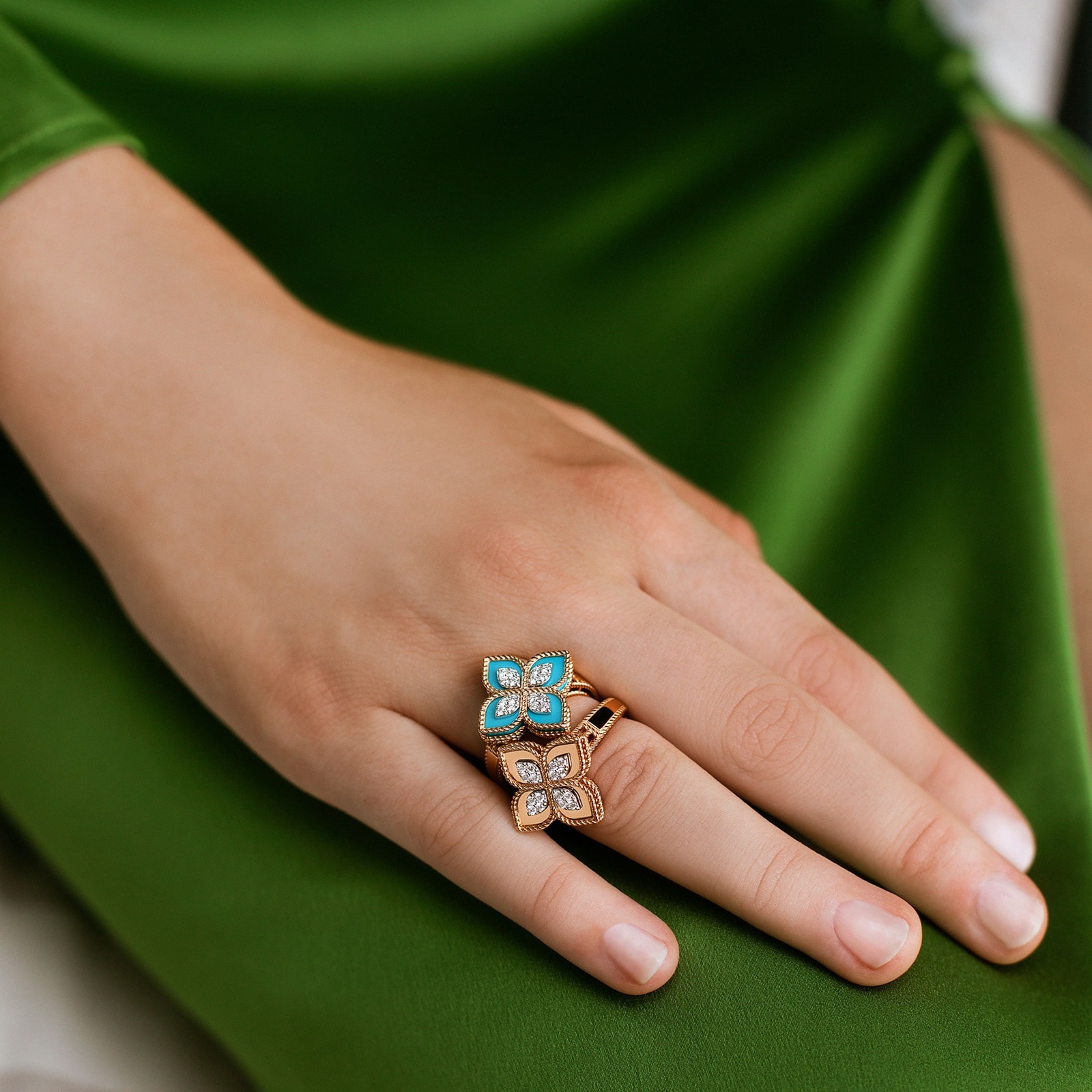 Roberto Coin Princess Flower 18ct Yellow Gold Turquoise & 0.18ct Diamond Ring Roberto Coin Princess Flower 18ct Yellow Gold Turquoise & 0.18ct Diamond Ring
