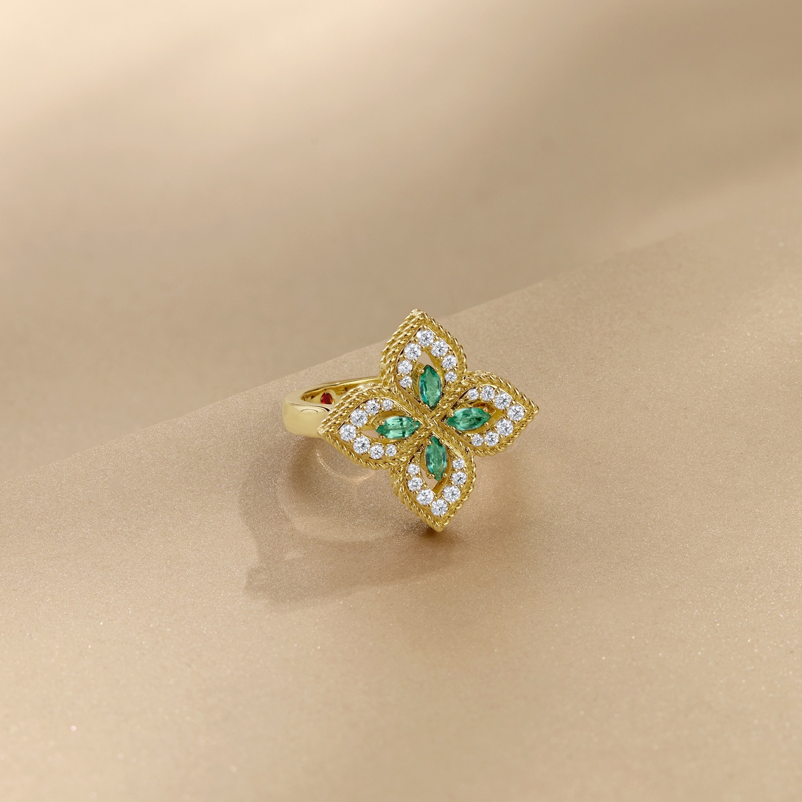 Roberto Coin Exclusive Venetian Princess 18ct Yellow Gold Emerald & 0.27ct Diamond Ring