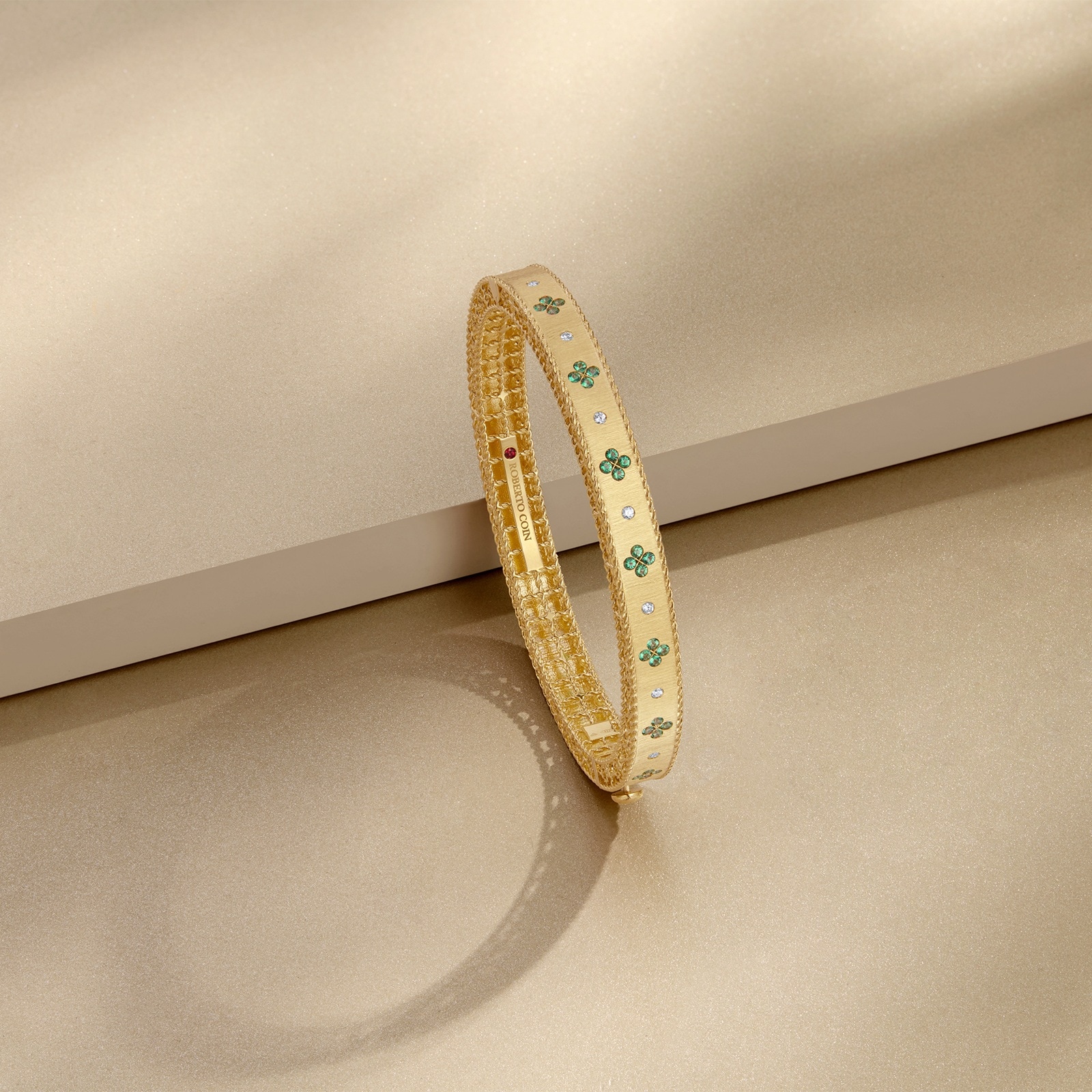 Roberto Coin Exclusive Venetian Princess 18ct Yellow Gold Emerald & 0.11ct Diamond Bangle Roberto Coin Exclusive Venetian Princess 18ct Yellow Gold Emerald & 0.11ct Diamond Bangle