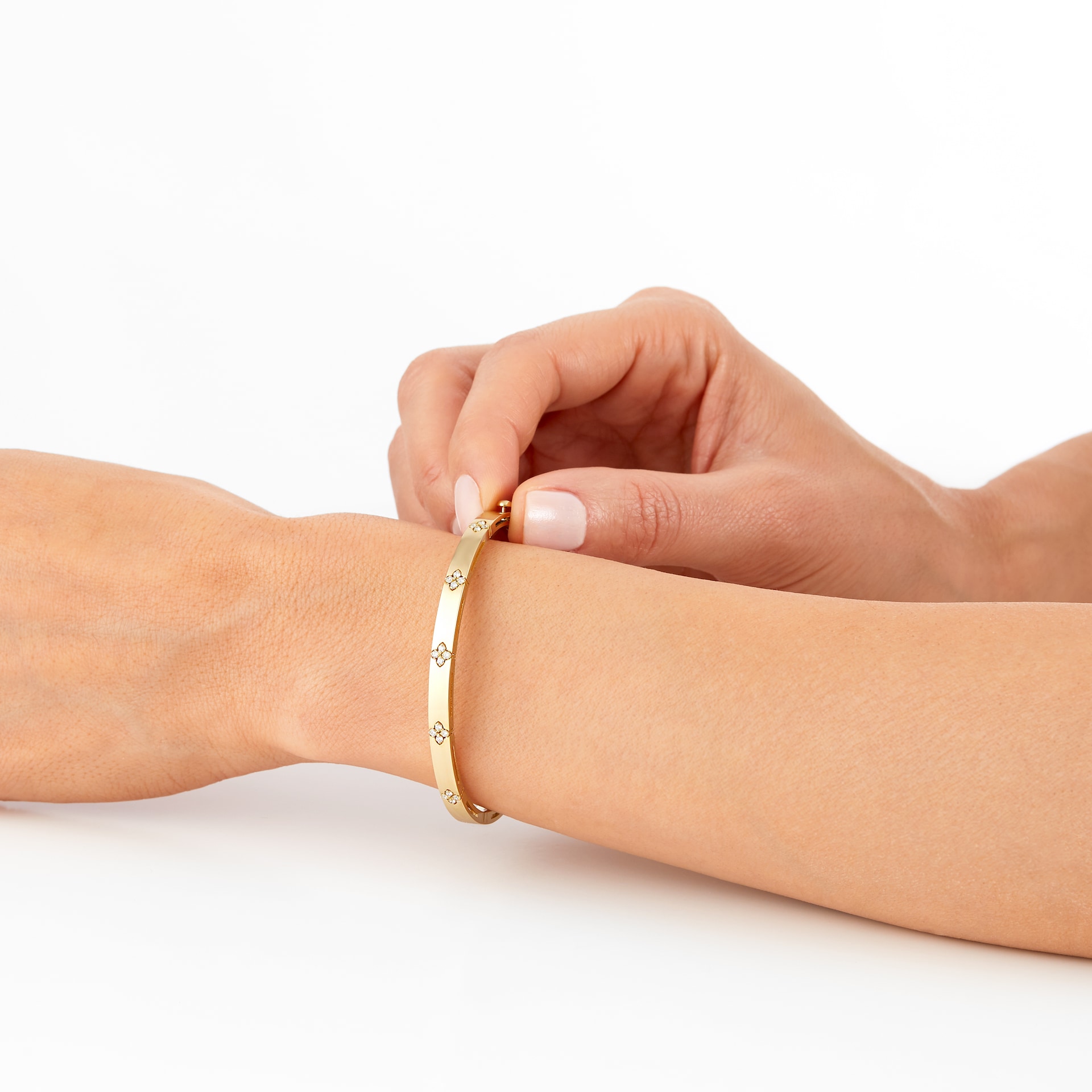 Roberto Coin 18ct White Gold Love In Verona 0.19ct Diamond Bangle - Size Petite Roberto Coin 18ct White Gold Love In Verona 0.19ct Diamond Bangle - Size Petite