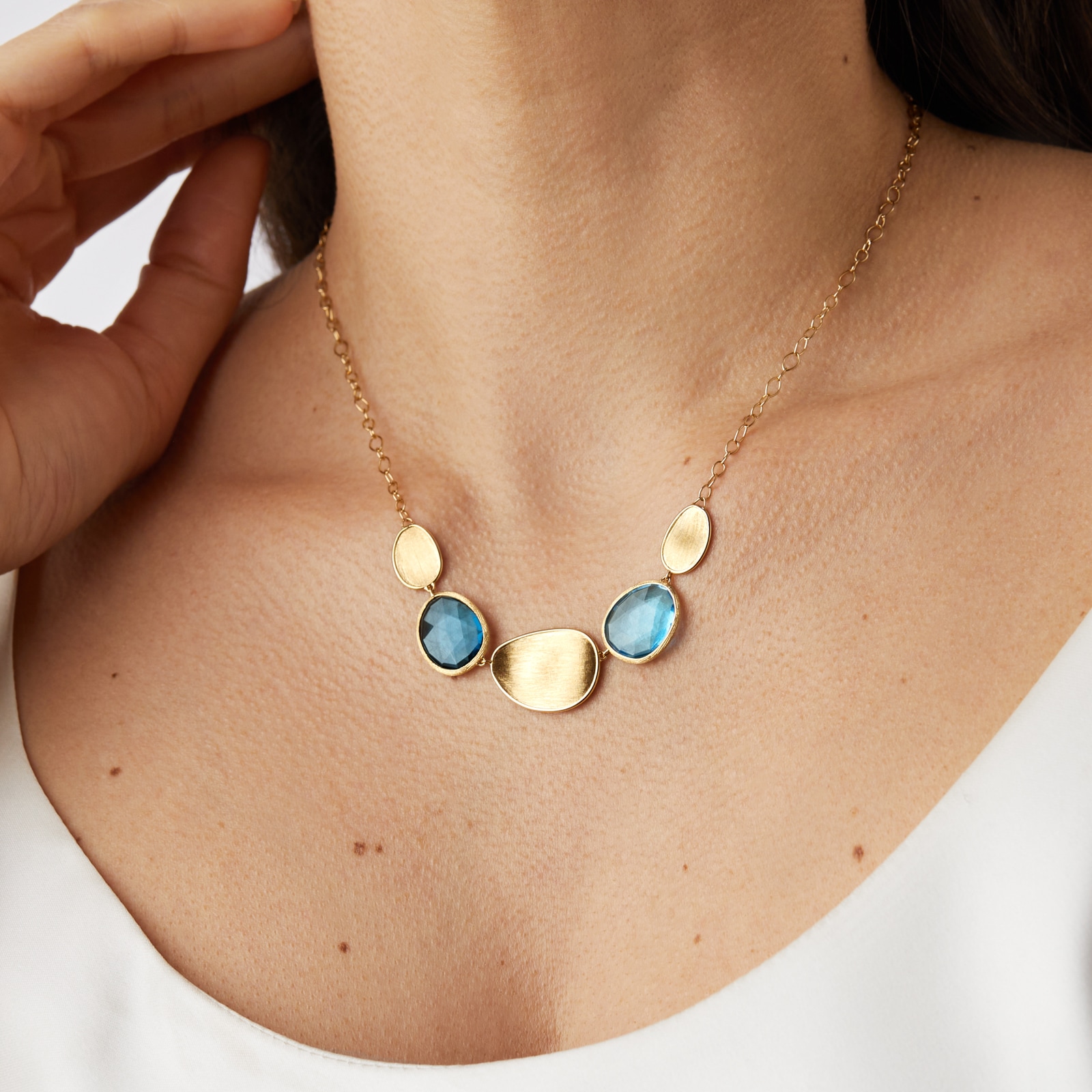 Marco Bicego Exclusive 18ct Yellow Gold Lunaria Collection Blue Topaz Necklace Marco Bicego Exclusive 18ct Yellow Gold Lunaria Collection Blue Topaz Necklace