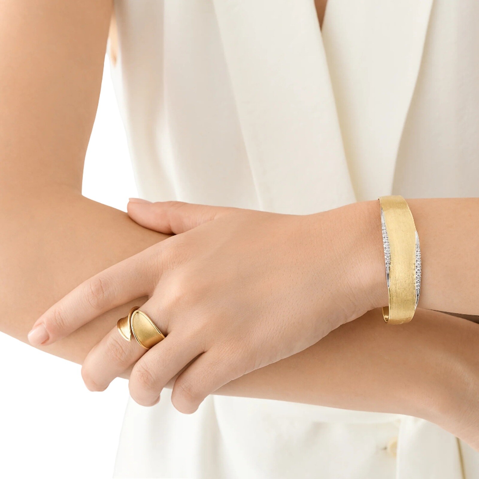 Marco Bicego 18K Yellow Gold Lunaria Twist Band Ring - Ring Size 7