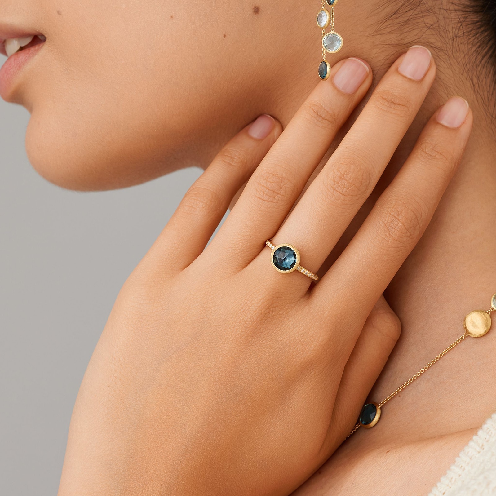 Marco Bicego 18K Yellow Gold Jaipur 0.06ctw Diamond & Topaz Ring - Size 7