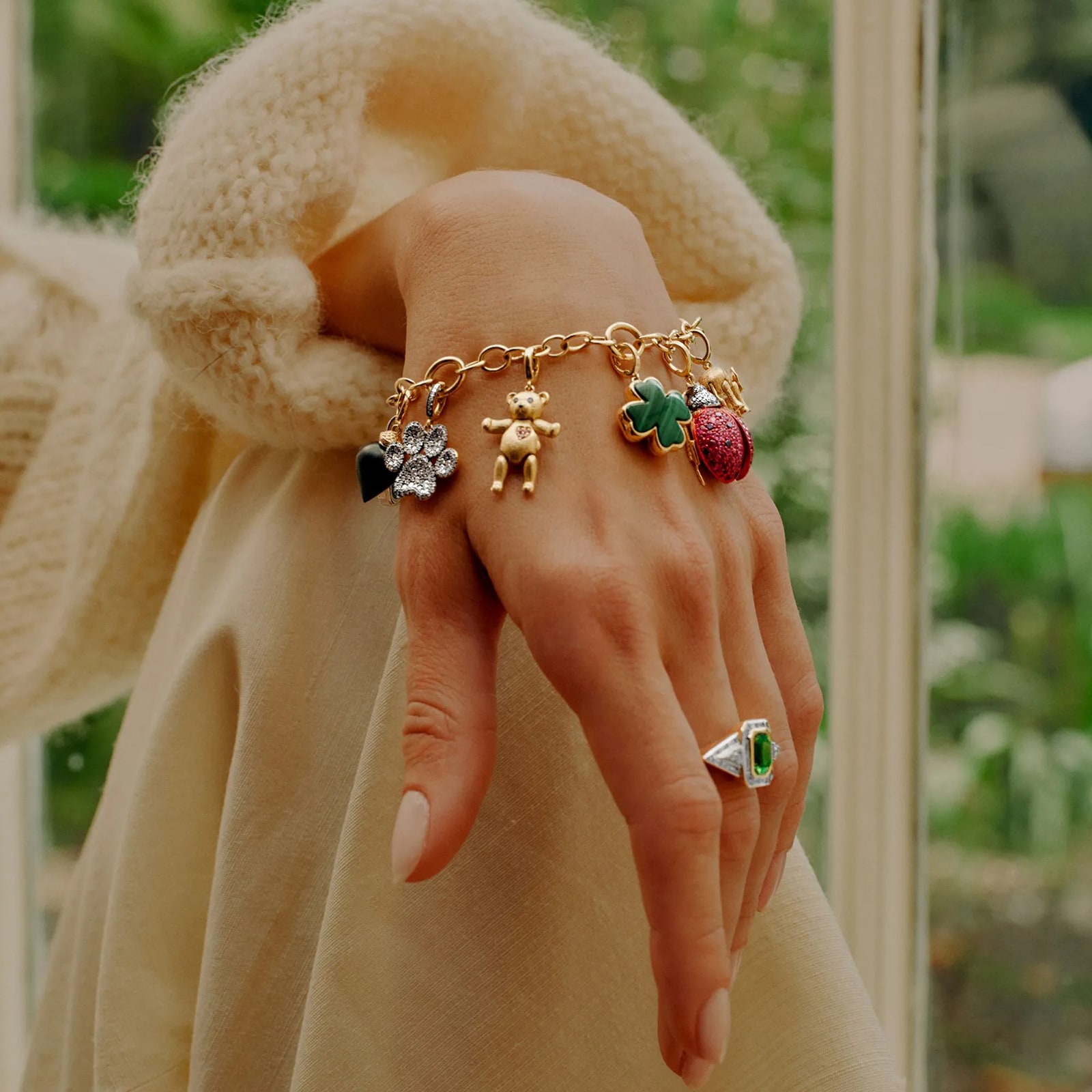 Annoushka Mythology Teddy Bear Locket Charm Pendant In 18ct Yellow Gold With Diamonds 
Ruby