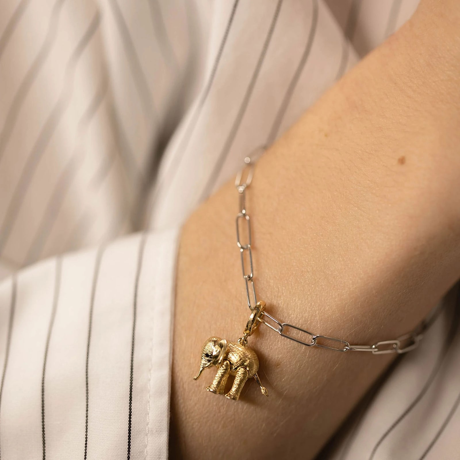 Annoushka Mythology Baby Elephant Charm Pendant In 18ct Yellow Gold With Diamonds