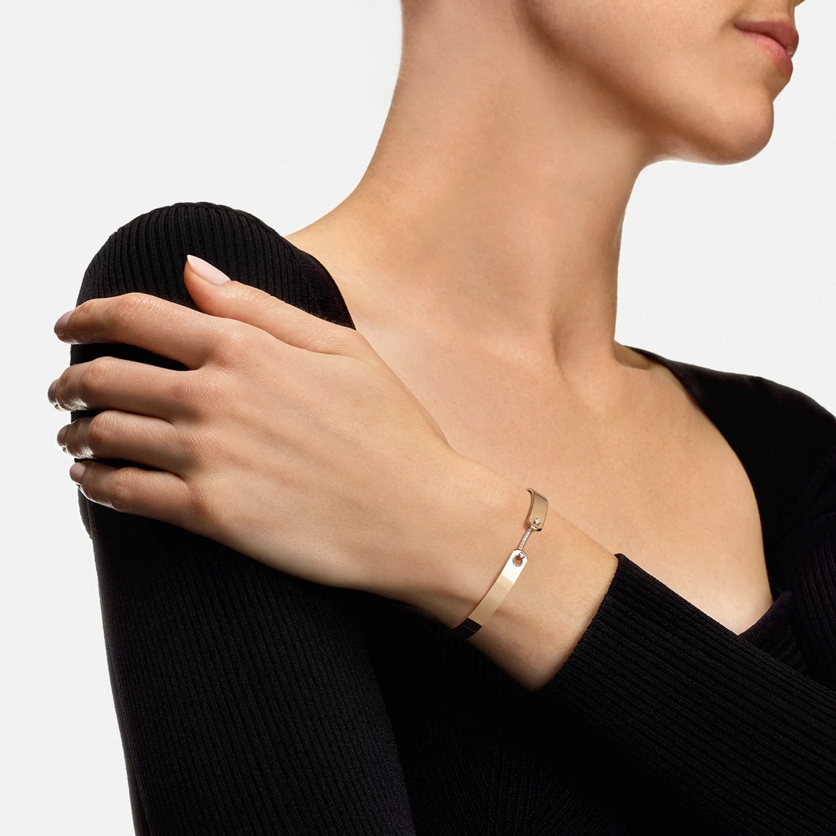 Nouvel Heritage Business Meeting GM Mood 18K Yellow Gold Bangle - Size Small Nouvel Heritage Business Meeting GM Mood 18K Yellow Gold Bangle - Size Small
