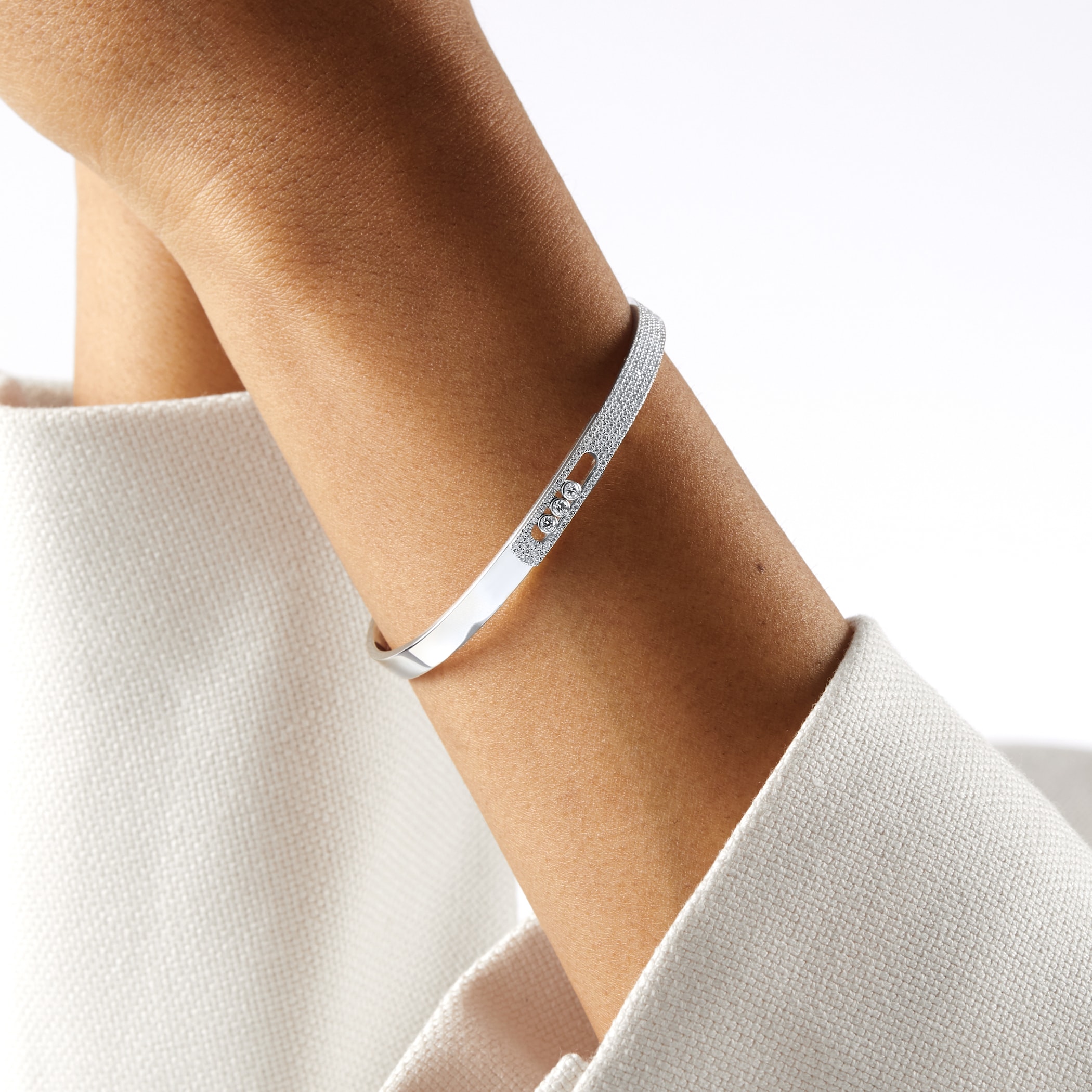 Messika Move Noa 0.90cttw Diamond Pave Bangle Messika Move Noa 0.90cttw Diamond Pave Bangle