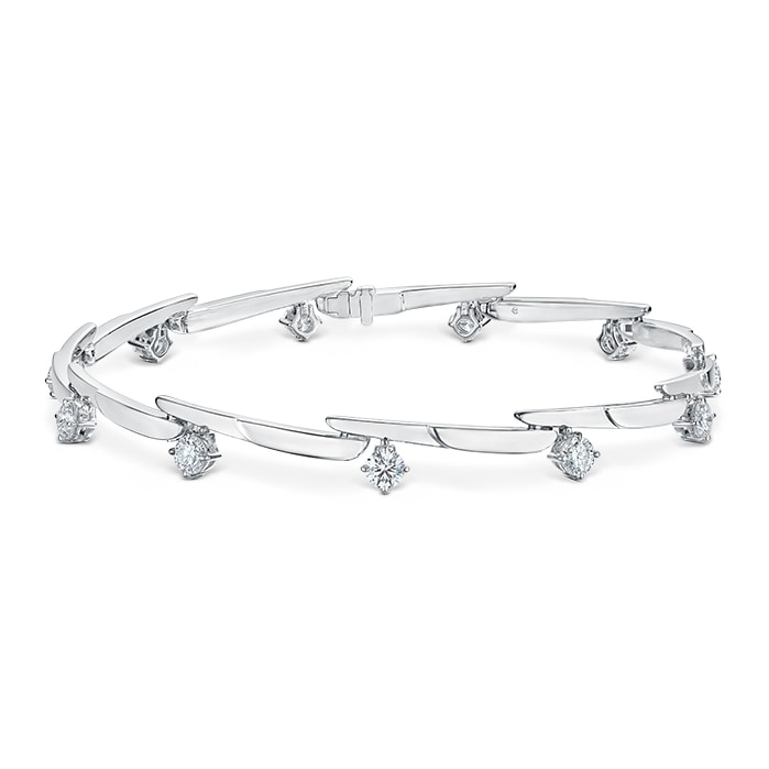 Hearts On Fire 18K White Gold Vela Crossover 1.30cttw Diamond Bangle Hearts On Fire 18K White Gold Vela Crossover 1.30cttw Diamond Bangle