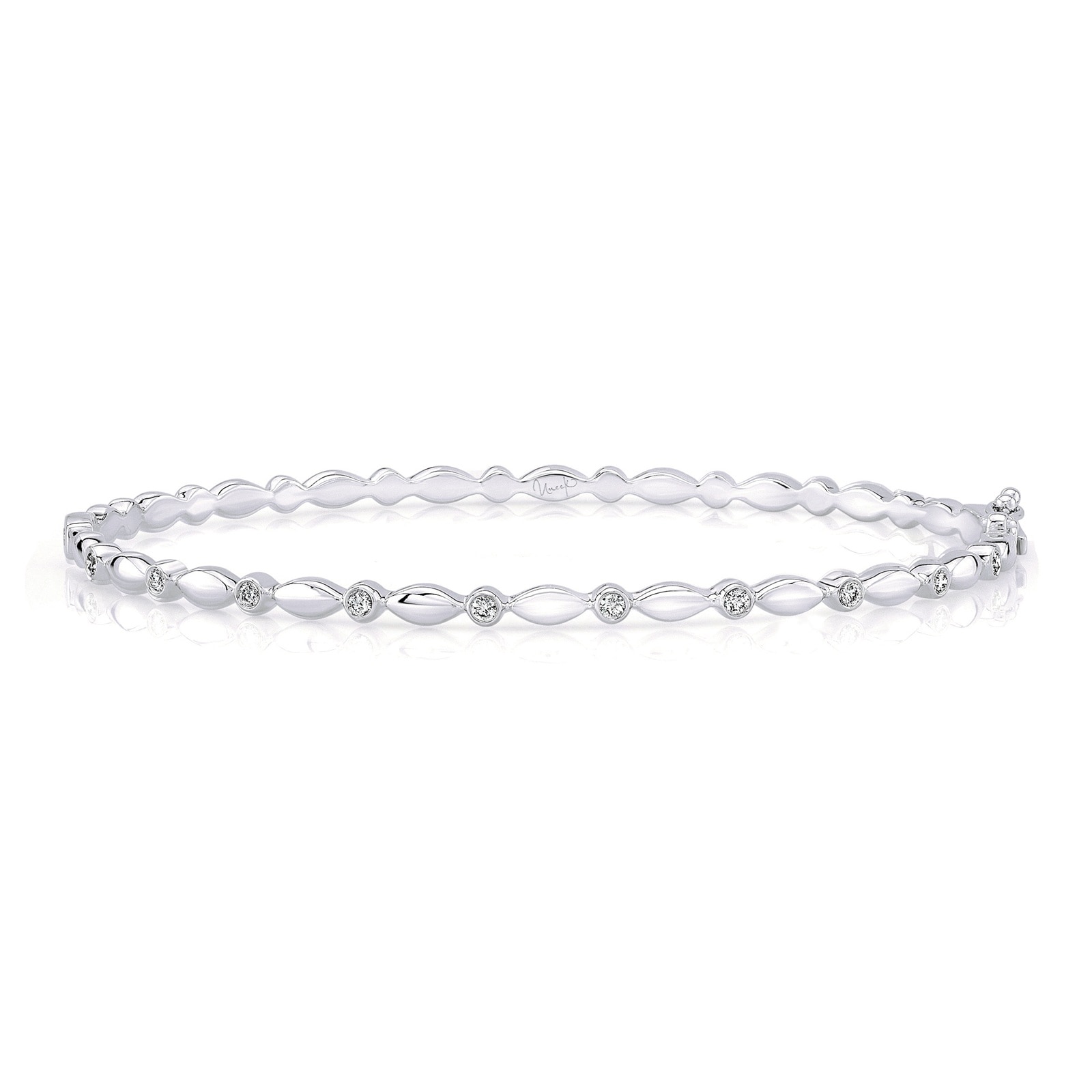 Mayors 14K White Gold 0.15cttw Diamond Bangle