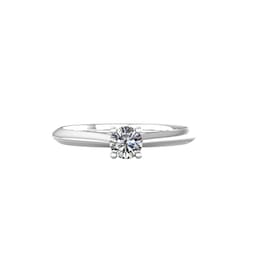 37893446 - 9ct White Gold 0.25ct Diamond Ring