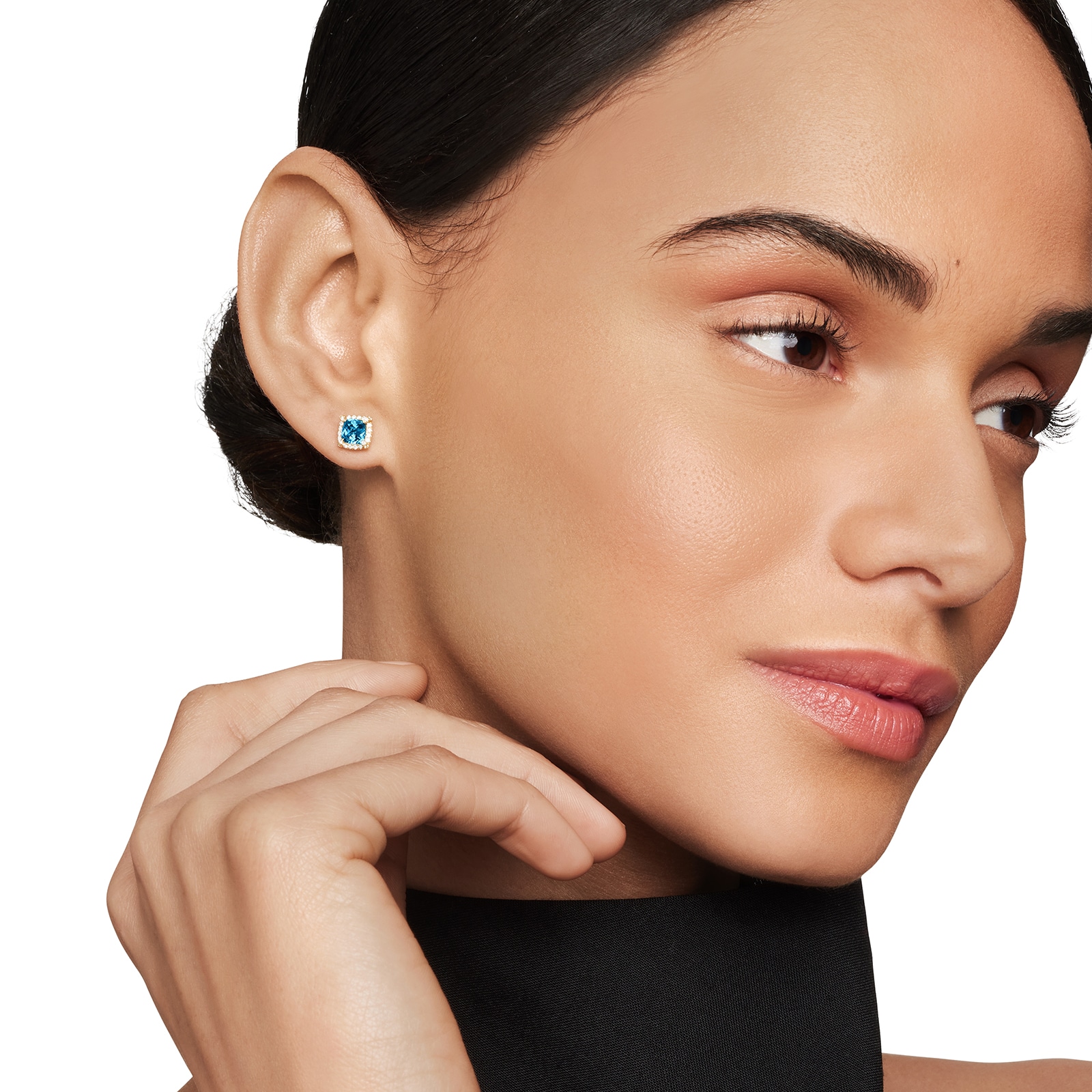 David Yurman Petite Chatelaine® Pavé Bezel Stud Earrings in 18ct Yellow Gold with Hampton Blue Topaz and Diamonds, 5mm David Yurman Petite Chatelaine® Pavé Bezel Stud Earrings in 18ct Yellow Gold with Hampton Blue Topaz and Diamonds, 5mm