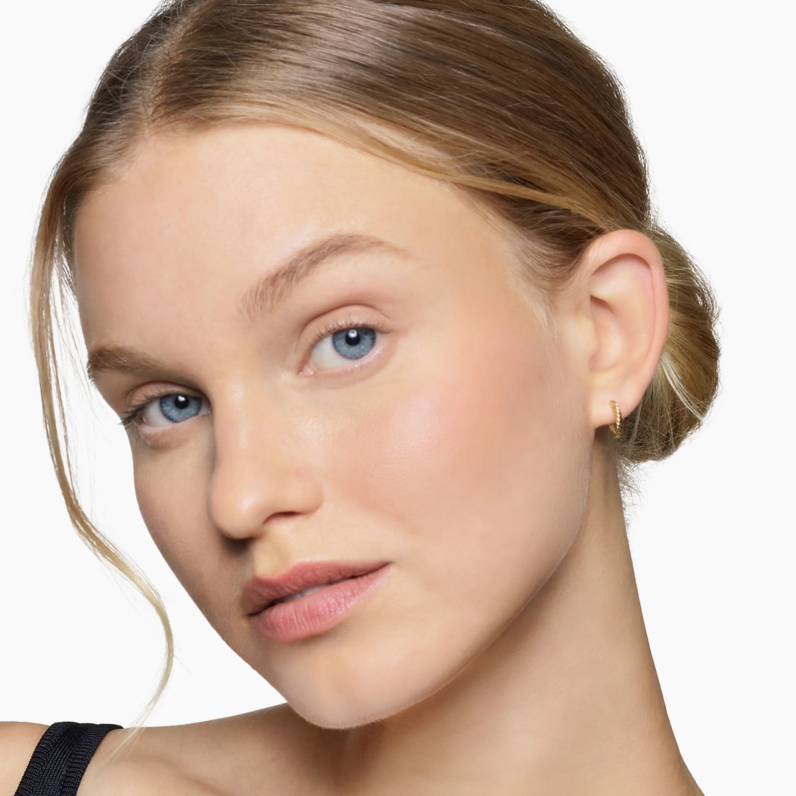 David Yurman Sculpted Cable Micro Huggie Hoop Earrings in 18ct Yellow Gold, 10.7mm David Yurman Sculpted Cable Micro Huggie Hoop Earrings in 18ct Yellow Gold, 10.7mm