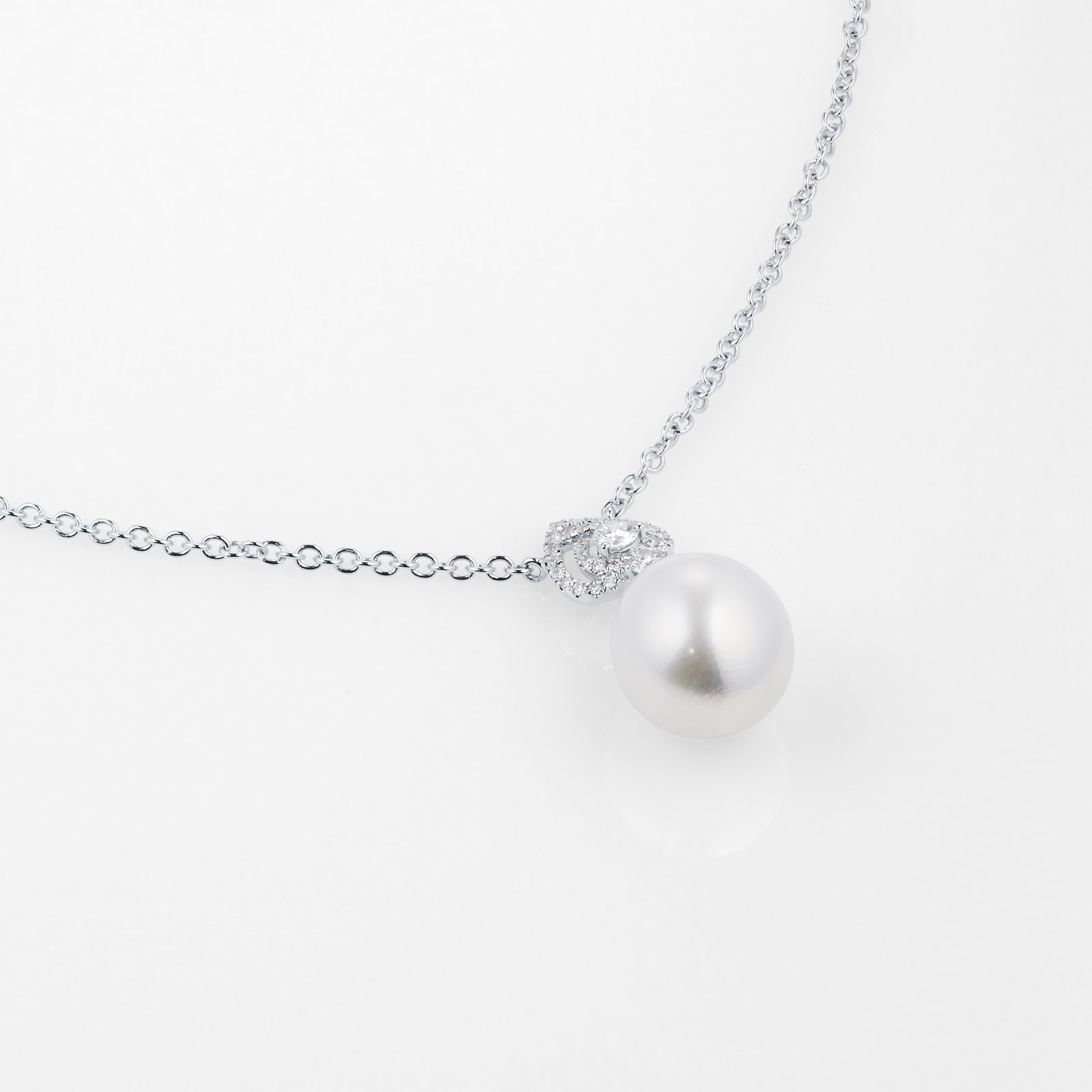 Kiki McDonough Pearls 18ct White Gold, Pearl & Tiered Pear 0.29cttw Diamond Detail Necklace Kiki McDonough Pearls 18ct White Gold, Pearl & Tiered Pear 0.29cttw Diamond Detail Necklace