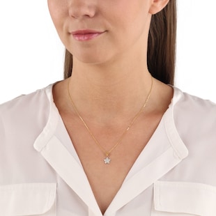 AMOR 9ct Yellow Gold Preciosa Star Pendant Necklace