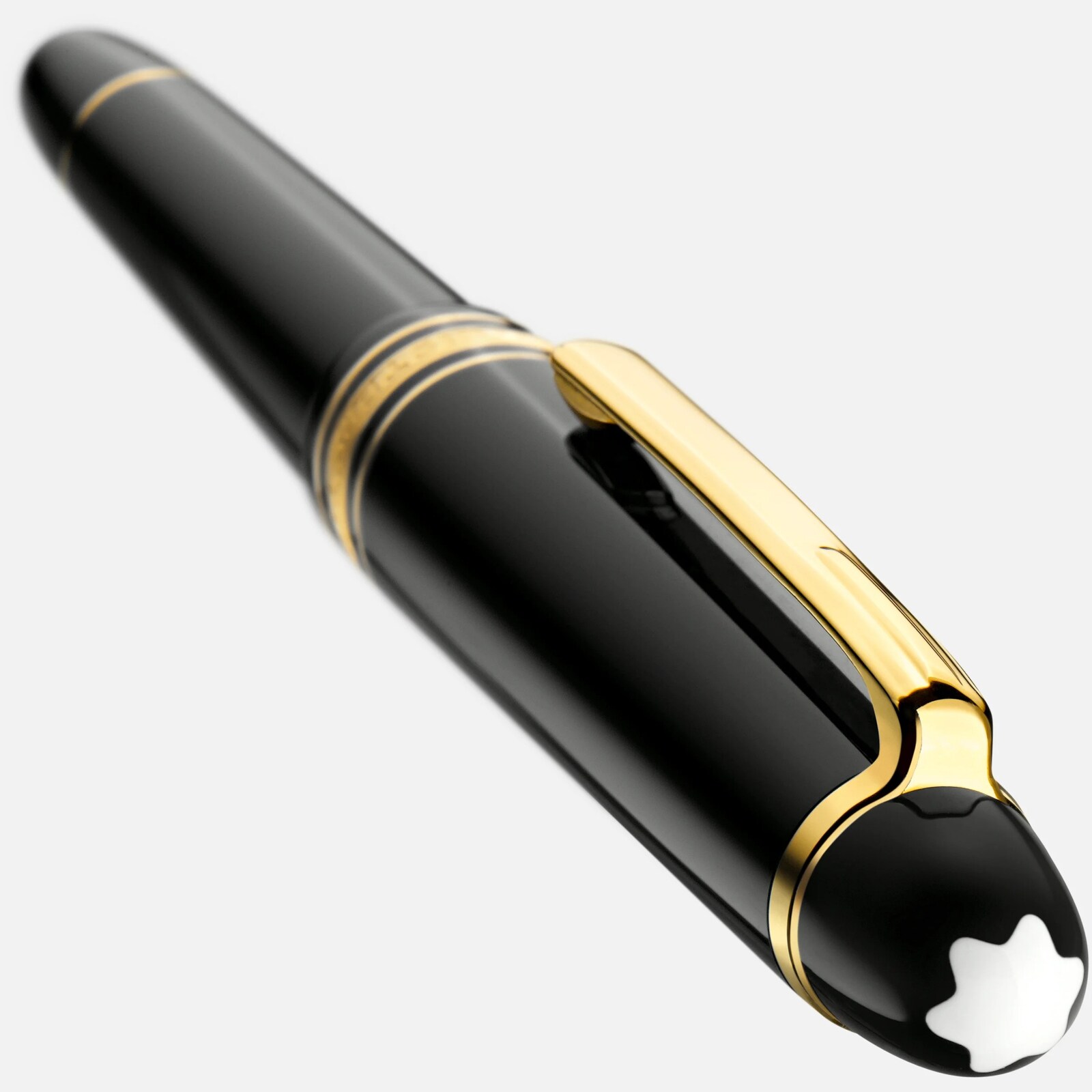 Montblanc Meisterstuck Gold-Coated Fountain Pen Montblanc Meisterstuck Gold-Coated Fountain Pen