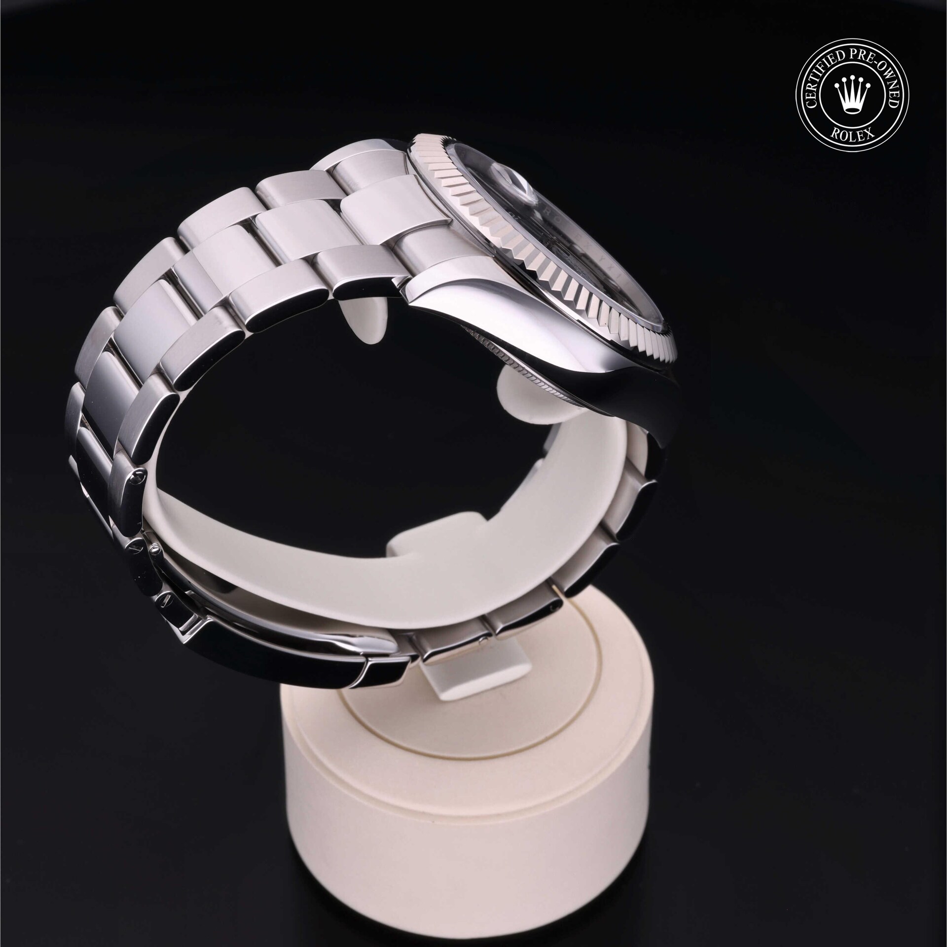 Sky-Dweller image