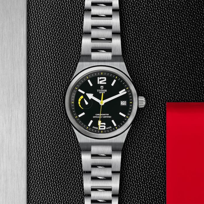 Pre-Owned Tudor North Flag 91210N