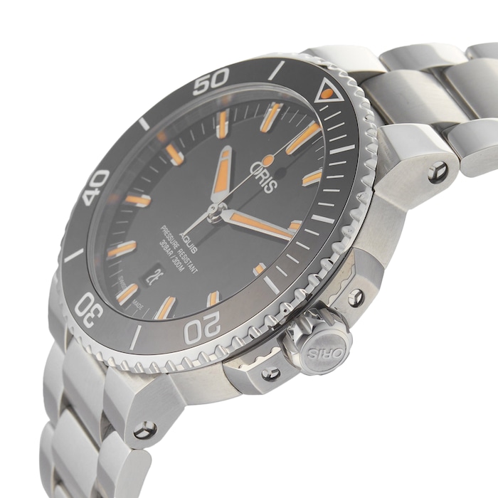 Pre-Owned Oris Aquis Date 01 733 7730 4159-07 8 24 05PEB