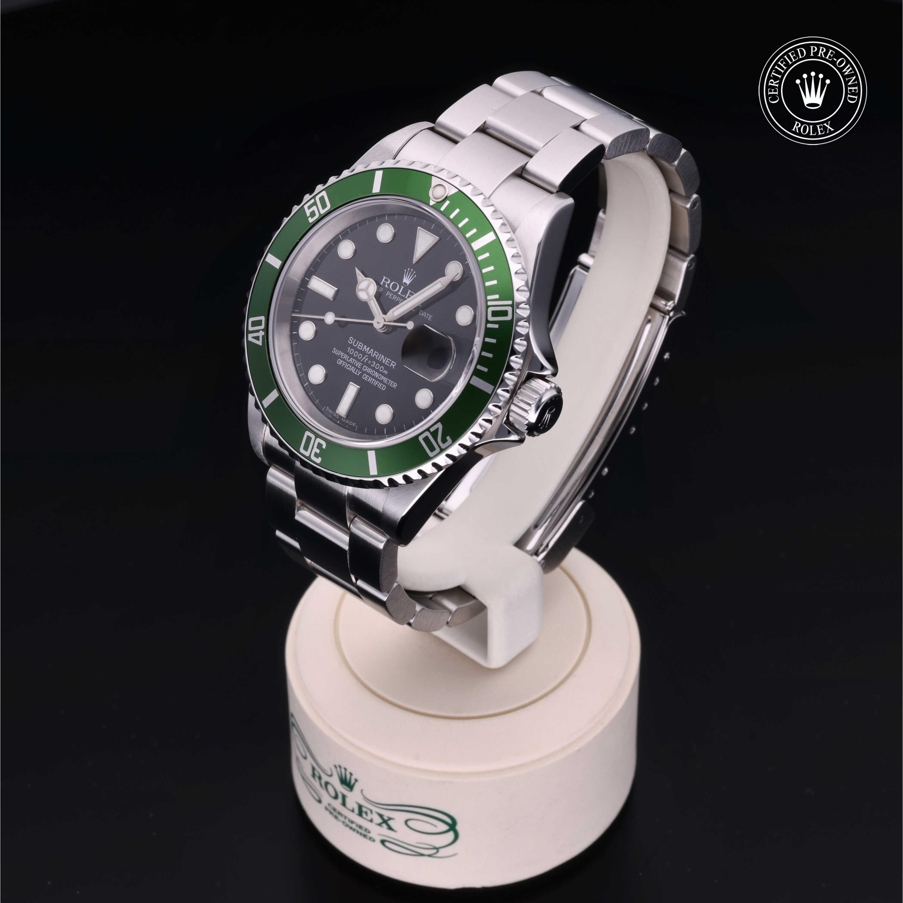 Submariner Date alternate view 3