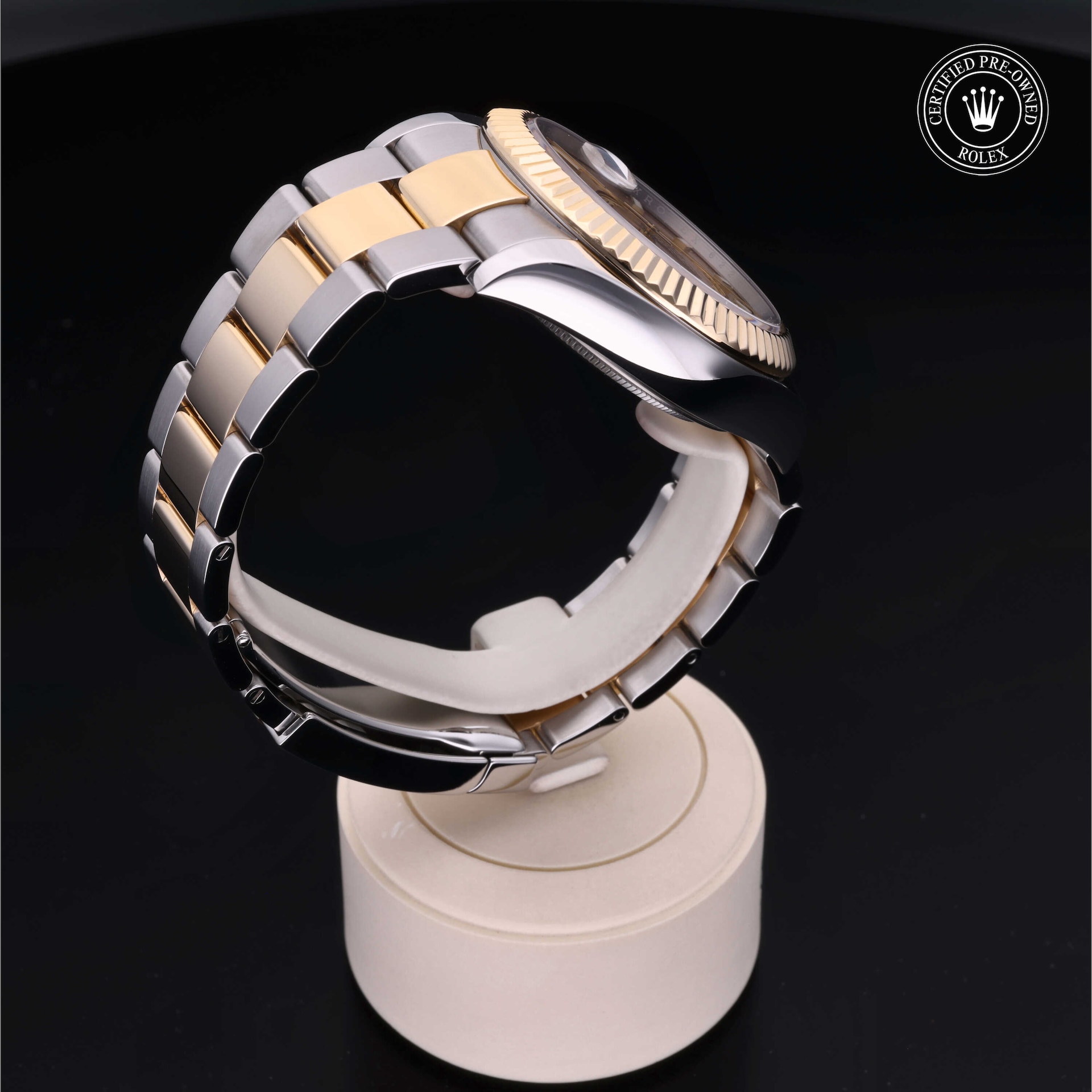 Sky-Dweller image