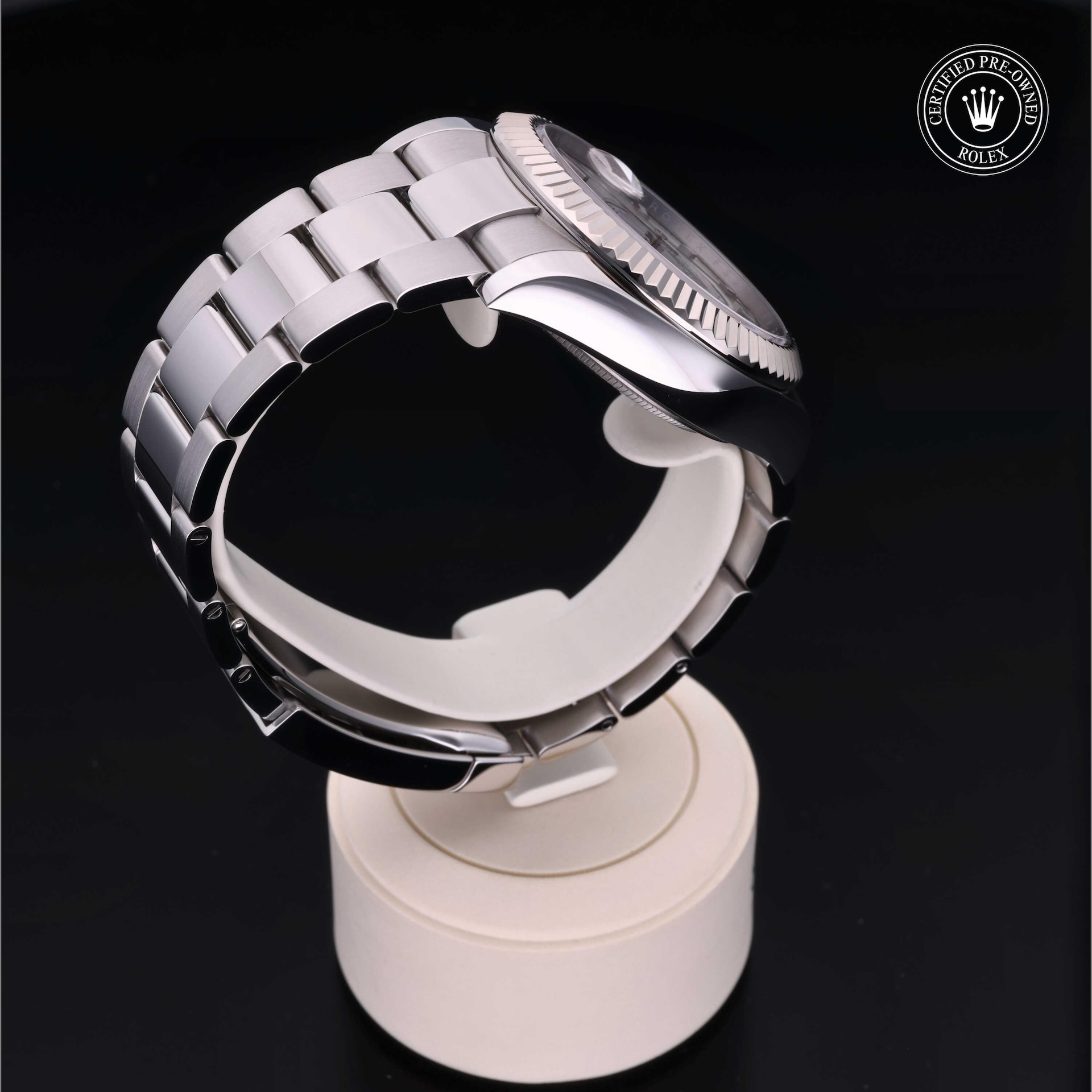 Sky-Dweller image