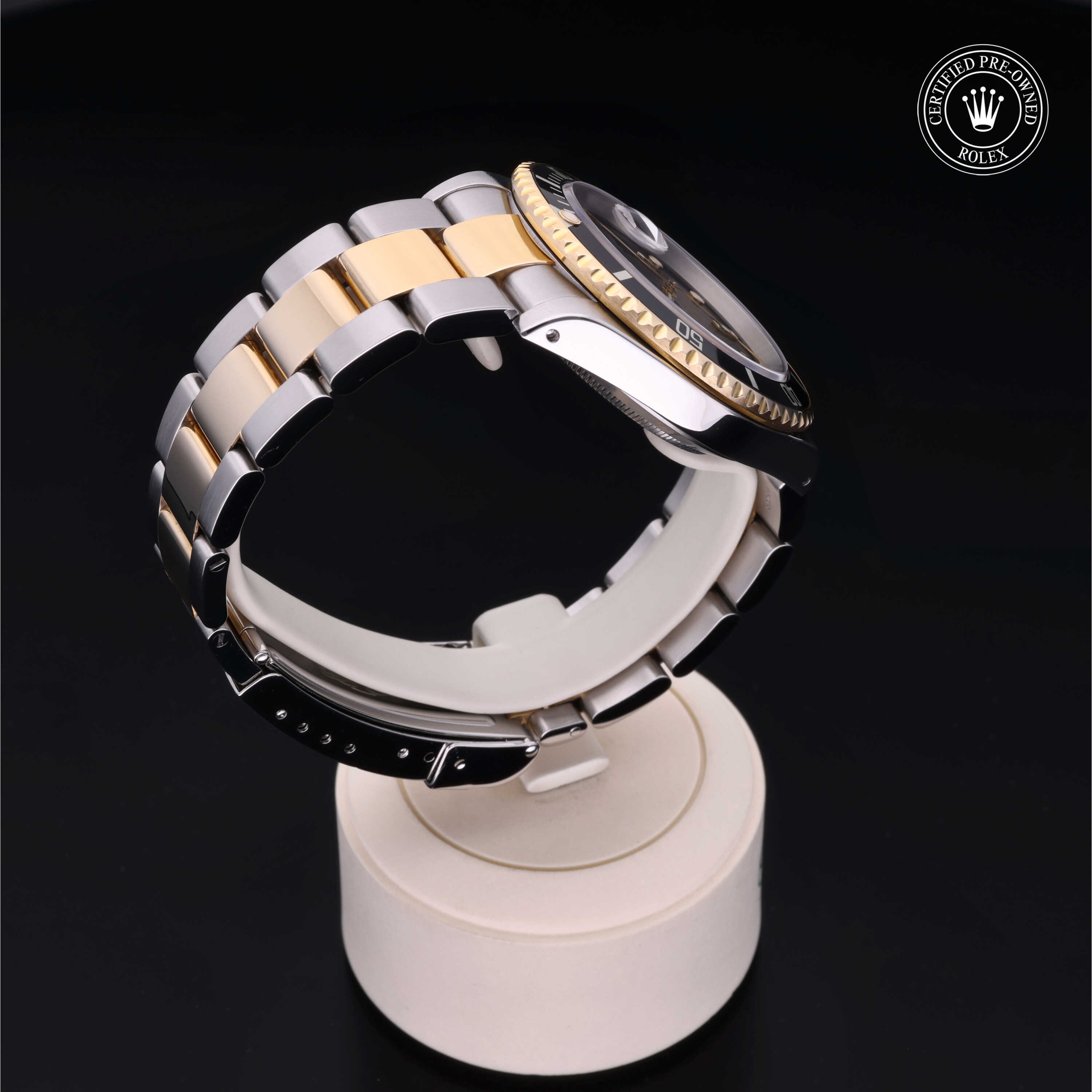 Submariner Date alternate view 5