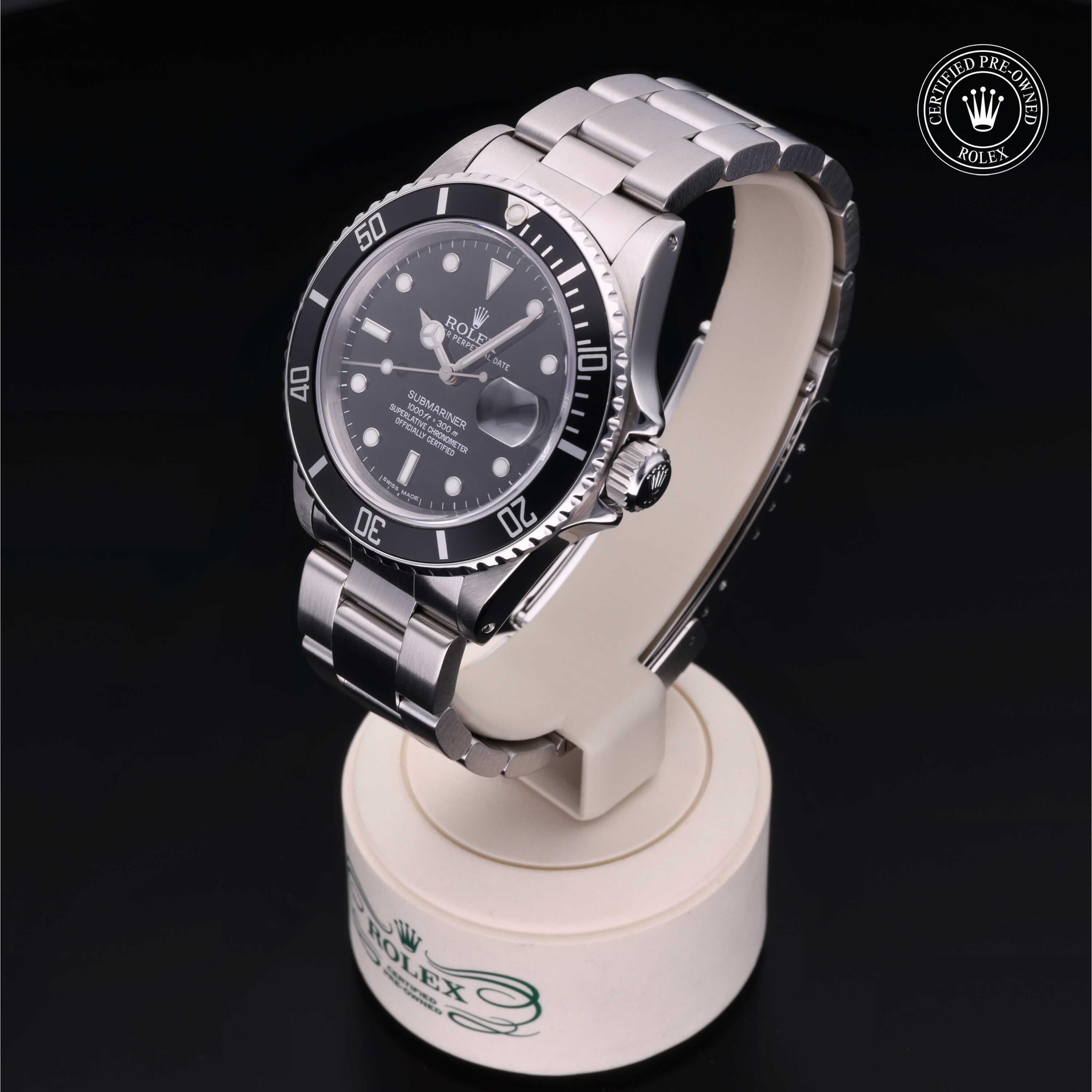 Submariner Date alternate view 3
