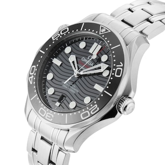 Pre-Owned Omega Seamaster Diver 300m 42mm Stainless Steel Pre-Owned Omega Seamaster Diver 300m 42mm Stainless Steel