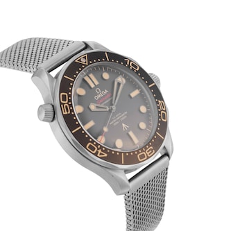 Pre-Owned Omega Seamaster Diver 300m 007 Edition 42mm Stainless Steel Pre-Owned Omega Seamaster Diver 300m 007 Edition 42mm Stainless Steel