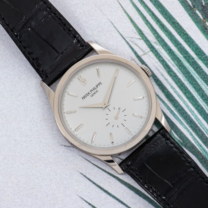 Authentic Used Patek Philippe Calatrava 5196 Watch (10-10-PTK-GB2L9Z)