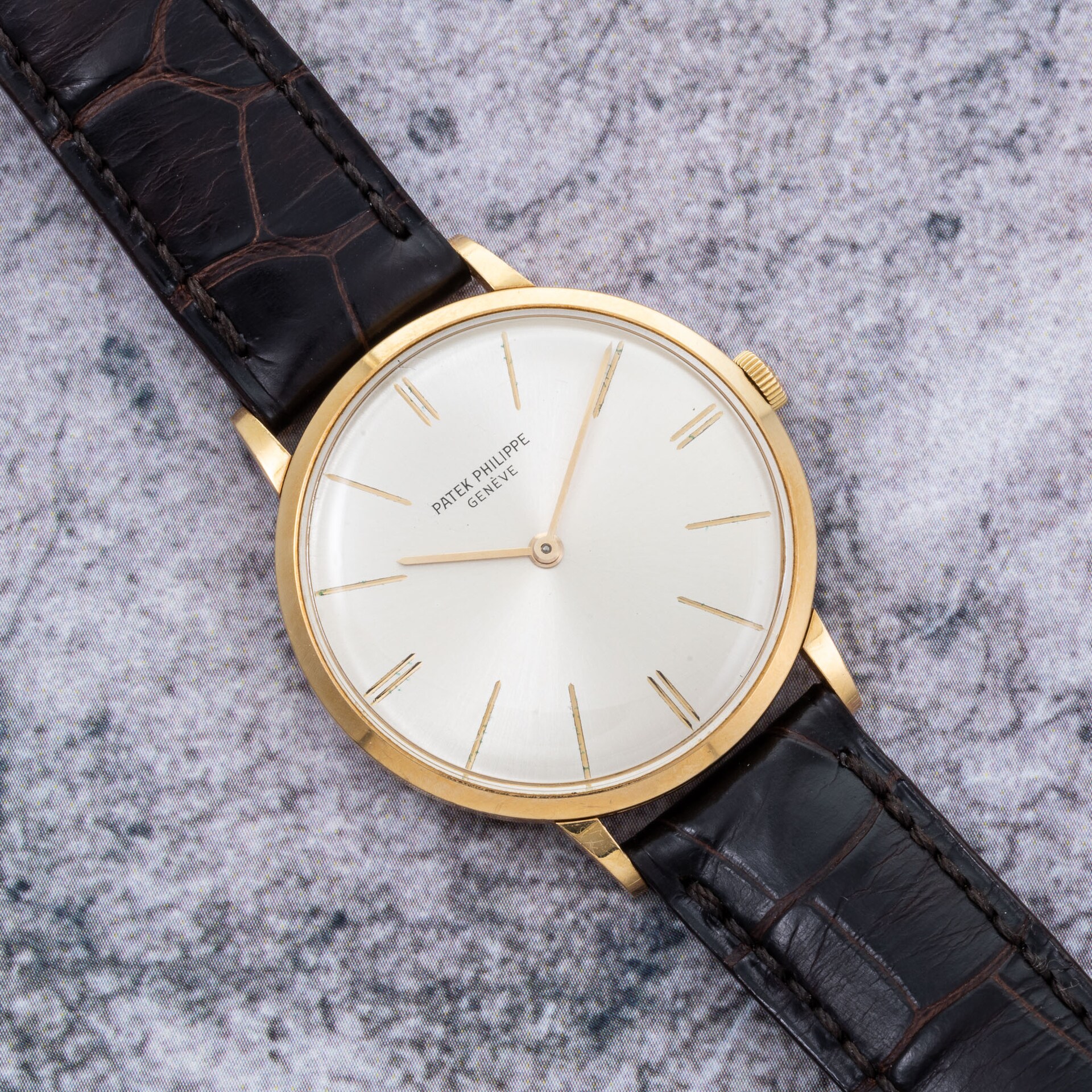 Pre-Owned Patek Philippe by Analog Shift Pre-Owned Patek Philippe Calatrava Pre-Owned Patek Philippe by Analog Shift Pre-Owned Patek Philippe Calatrava
