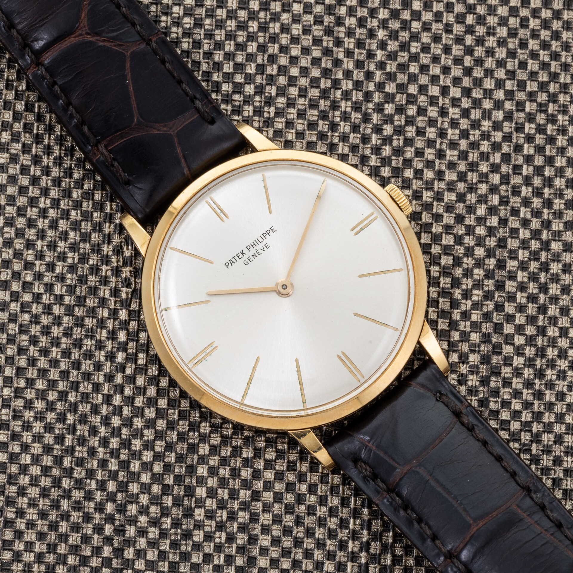 Pre-Owned Patek Philippe by Analog Shift Pre-Owned Patek Philippe Calatrava Pre-Owned Patek Philippe by Analog Shift Pre-Owned Patek Philippe Calatrava