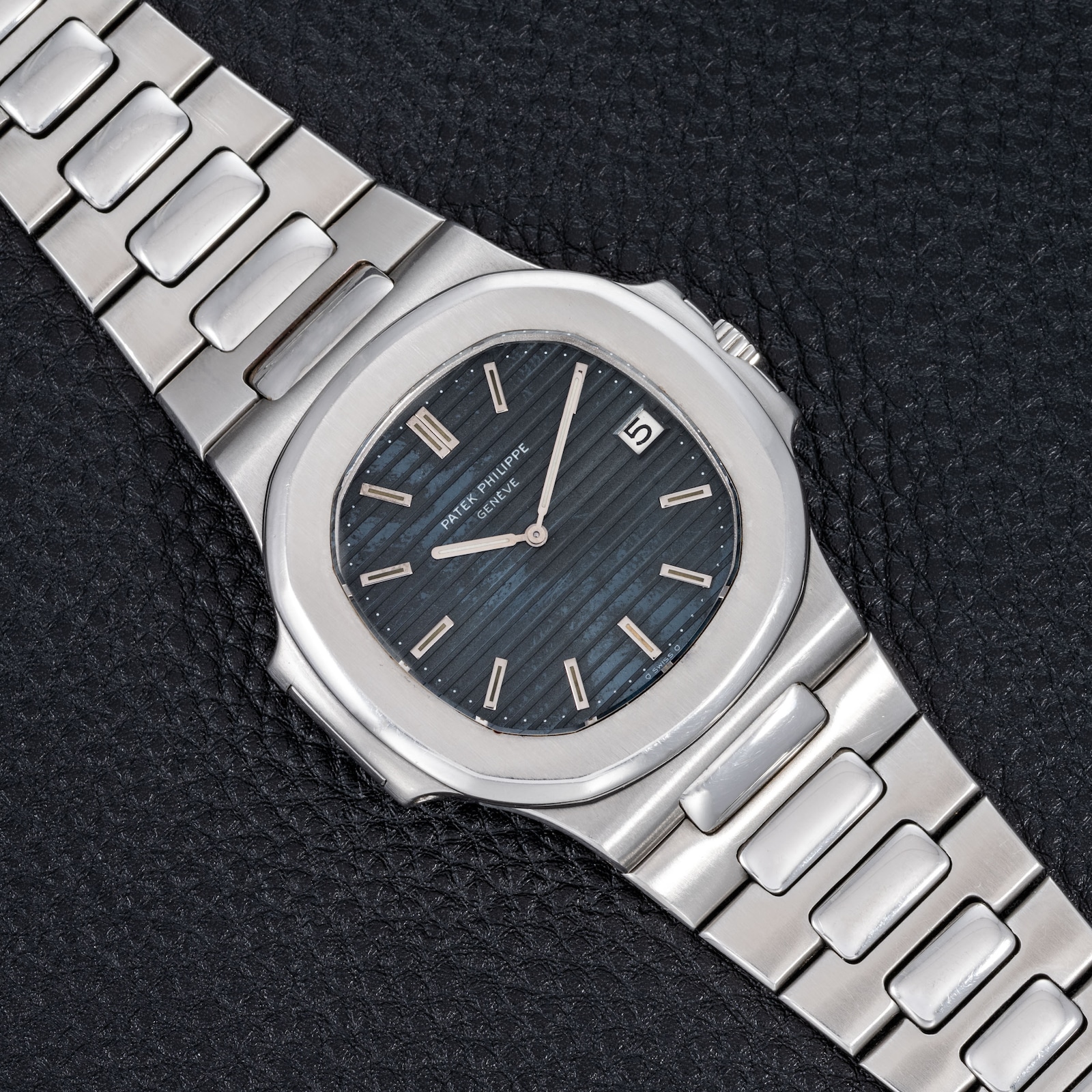 Pre-Owned Patek Philippe Nautilus Jumbo