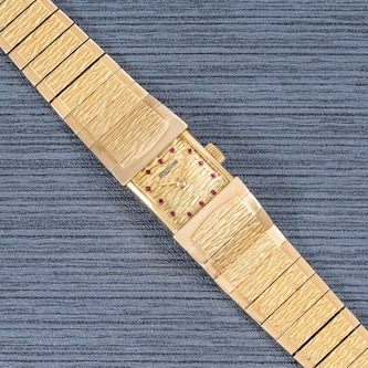Pre-Owned Patek Philippe Yellow Gold Intergrated Dress Watch Pre-Owned Patek Philippe Yellow Gold Intergrated Dress Watch