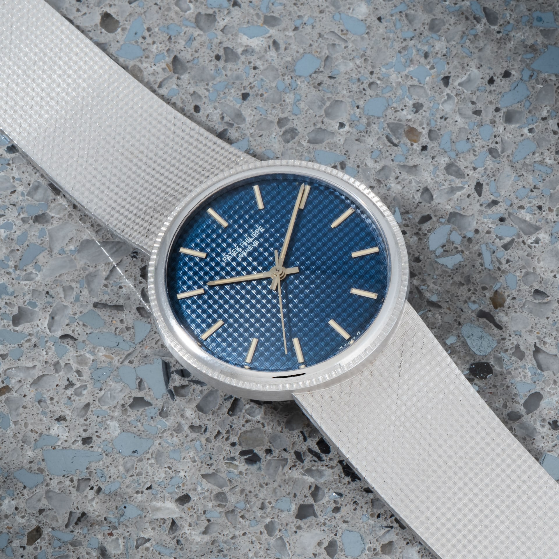 Pre-Owned Patek Philippe Patek Philippe Calatrava 'Backwind' Pre-Owned Patek Philippe Patek Philippe Calatrava 'Backwind'