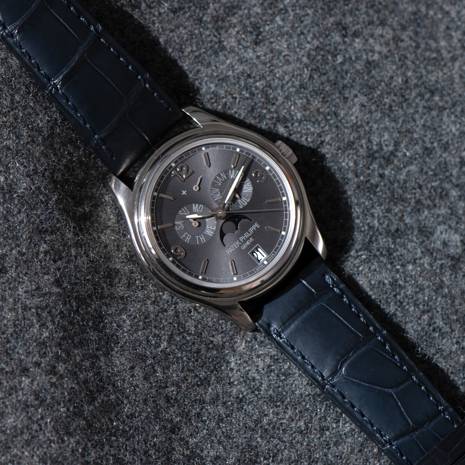 Pre-Owned Patek Philippe Patek Philippe Annual Calendar Moonphase