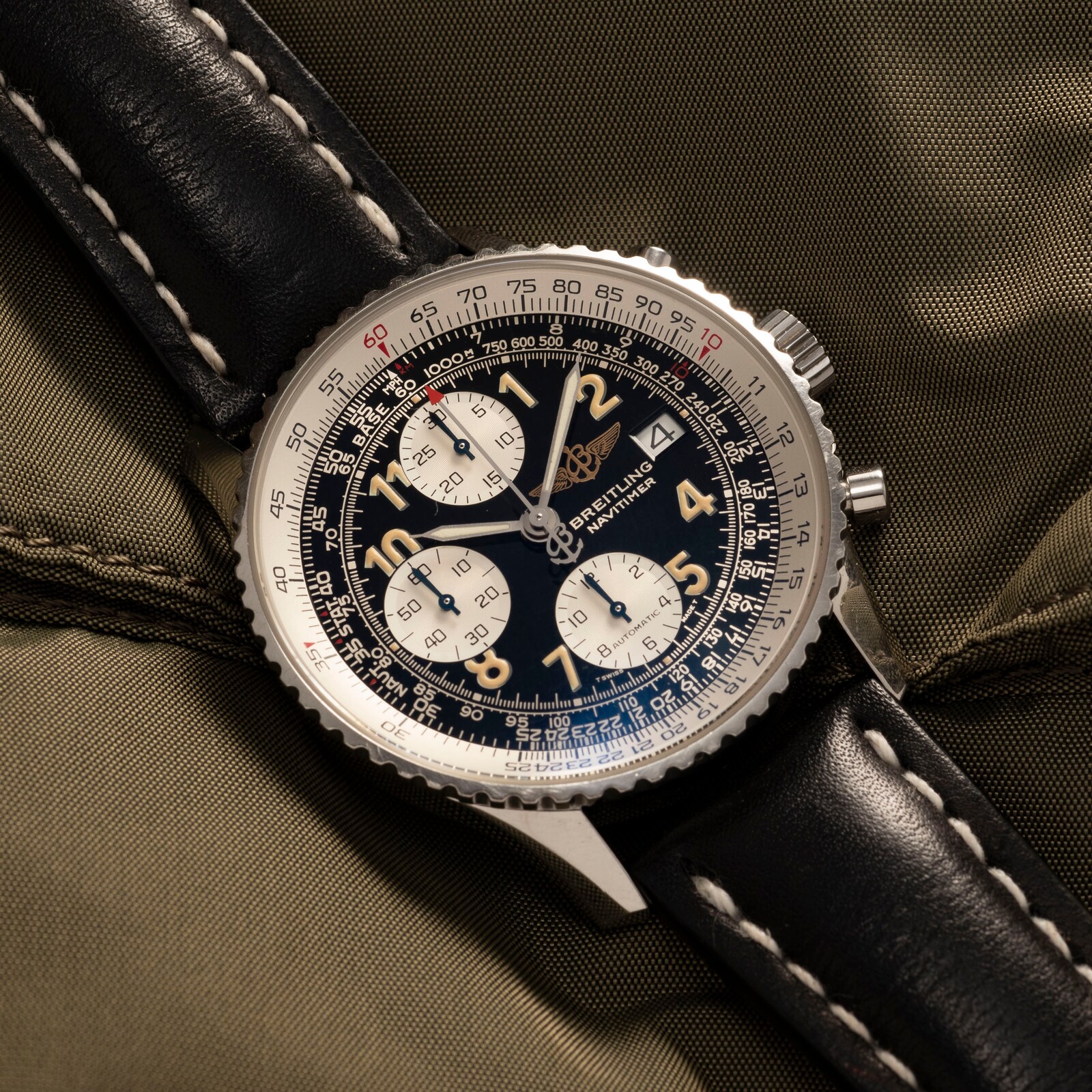 Pre-Owned Breitling Old Navitimer II