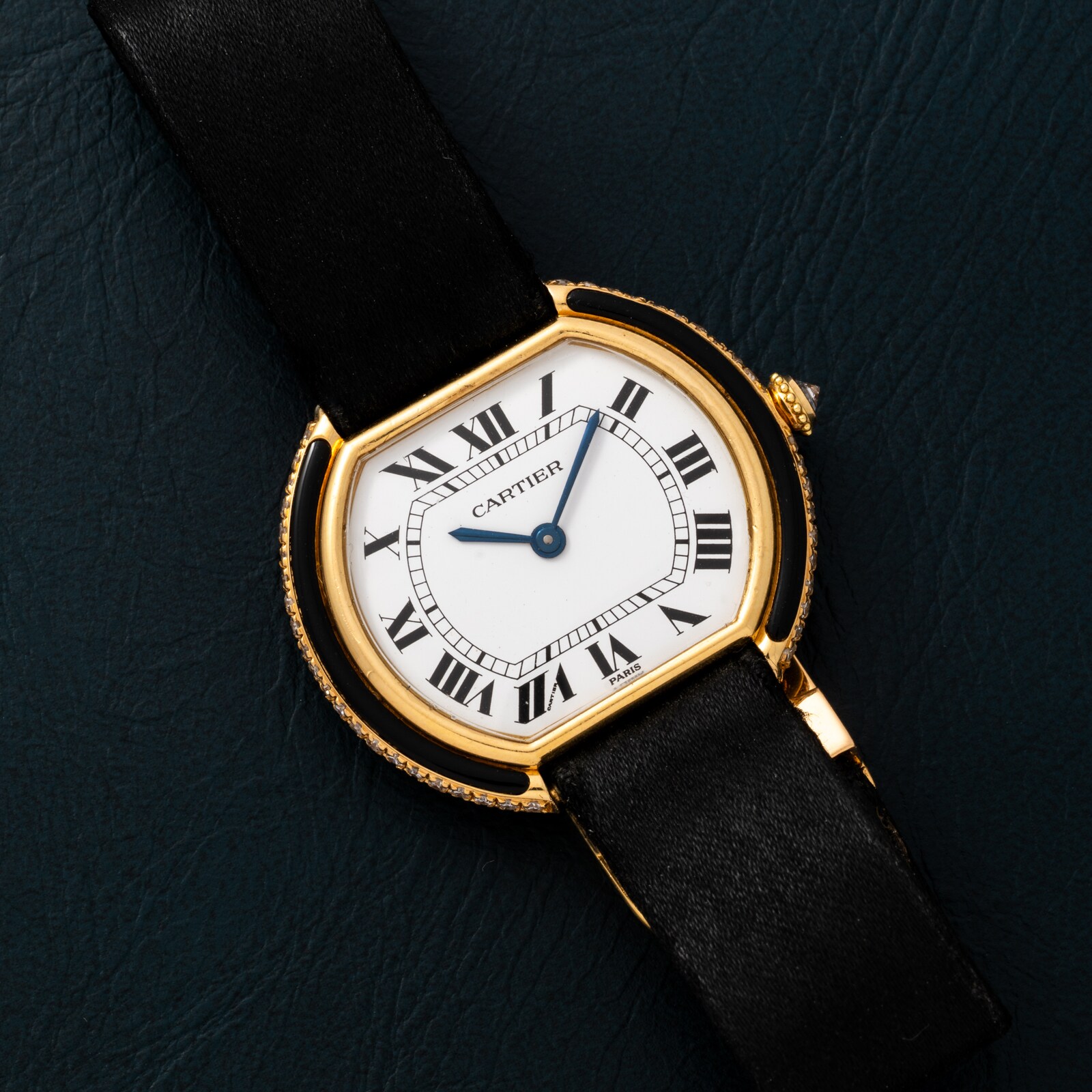 Pre-Owned Cartier Ellipse Gondole