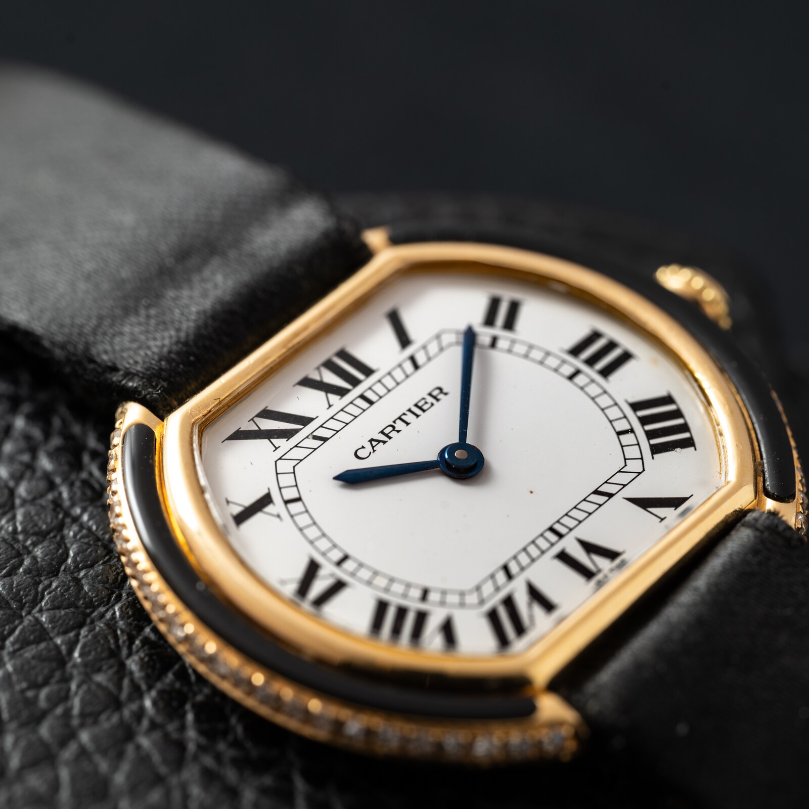 Pre-Owned Cartier Ellipse Gondole